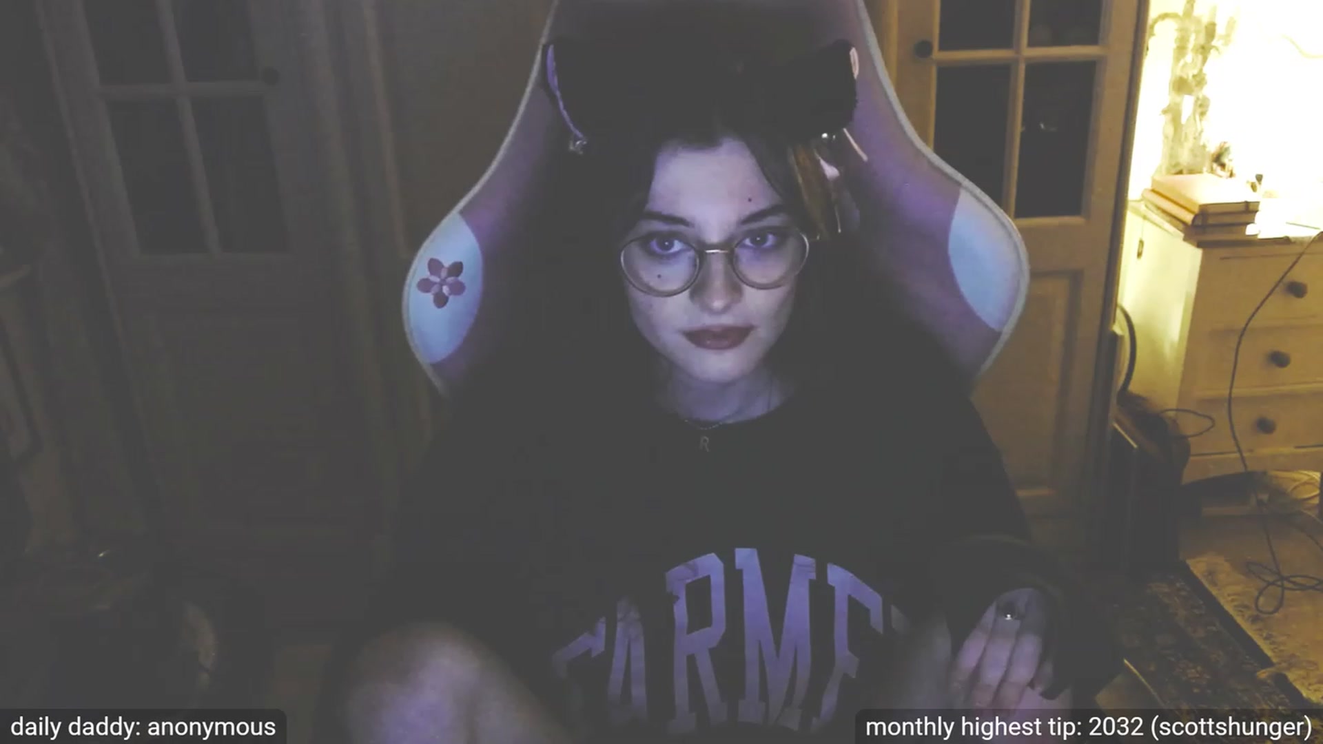 Gallery image thumbnail from dildobong's myfreecams stream on, 10/18/2023, 22:22 image 16 of 20