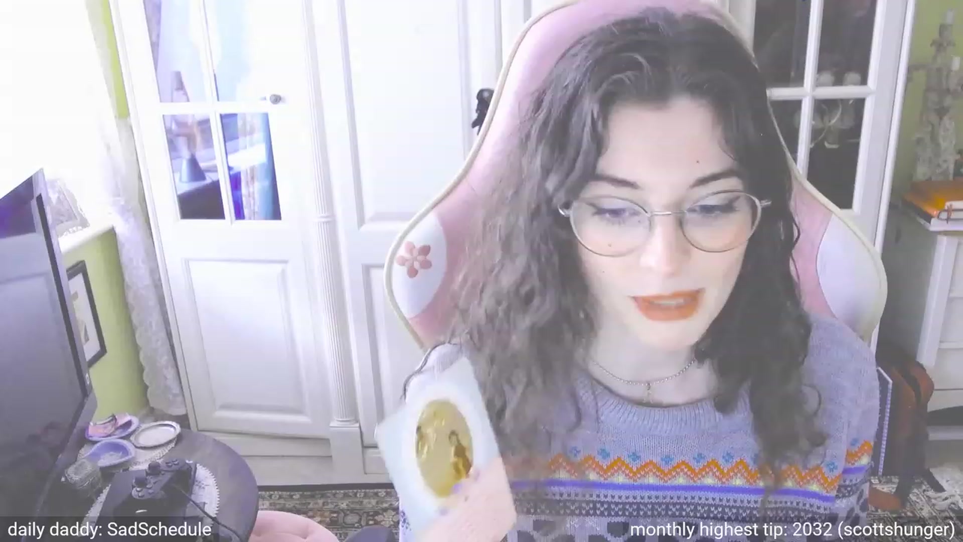 Gallery image thumbnail from dildobong's myfreecams stream on, 10/19/2023, 17:21 image 10 of 20