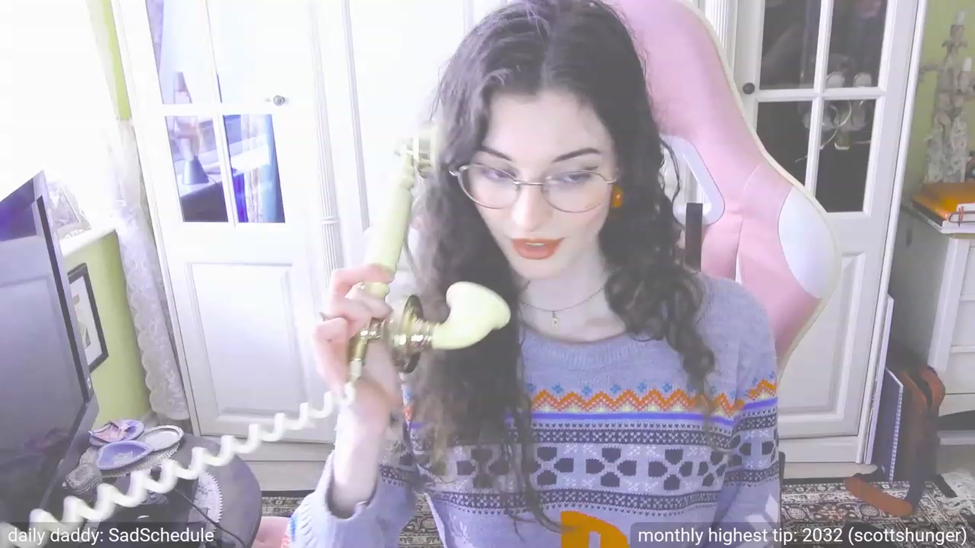 Gallery image thumbnail from dildobong's myfreecams stream on, 10/19/2023, 17:21 image 8 of 20