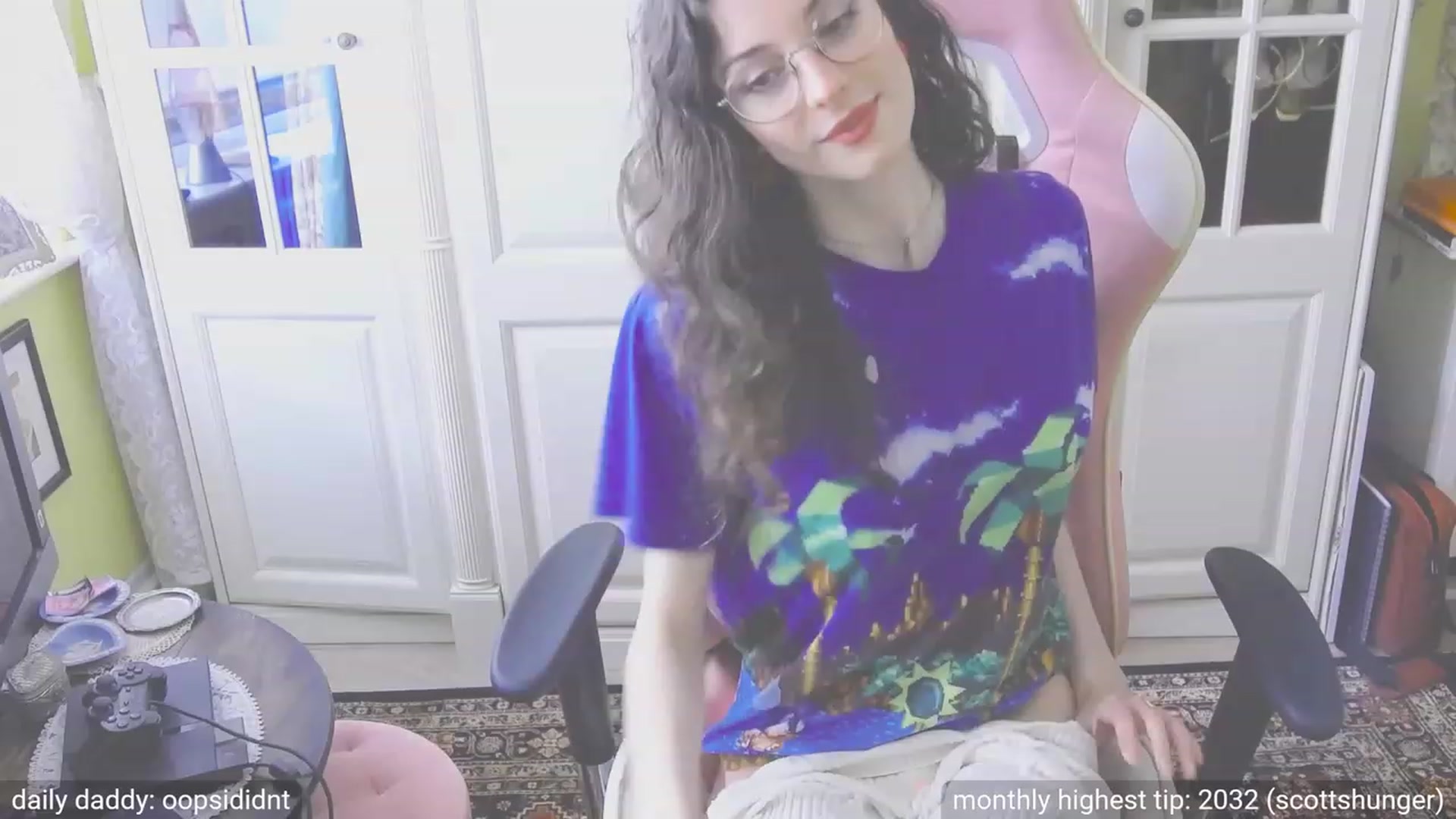 Gallery image thumbnail from dildobong's myfreecams stream on, 10/20/2023, 14:01 image 5 of 20