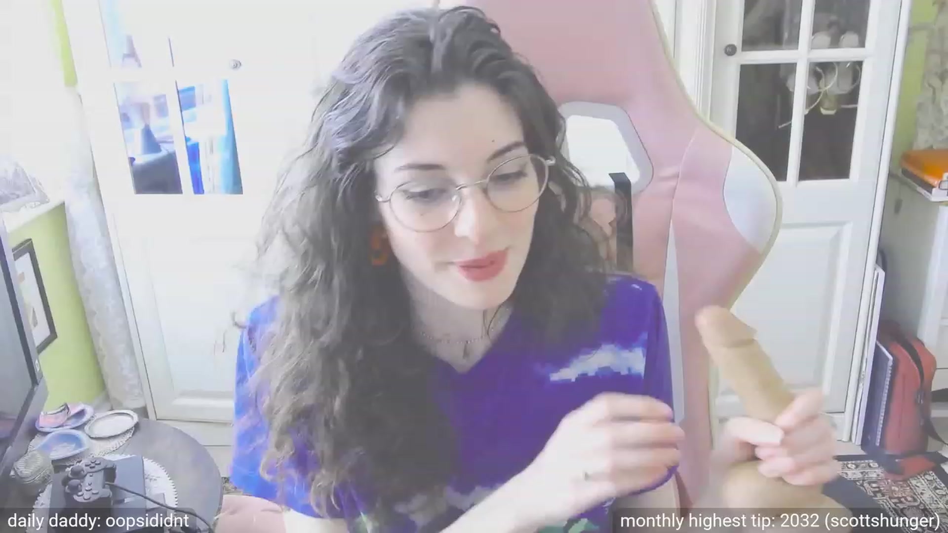 Gallery image thumbnail from dildobong's myfreecams stream on, 10/20/2023, 14:01 image 19 of 20
