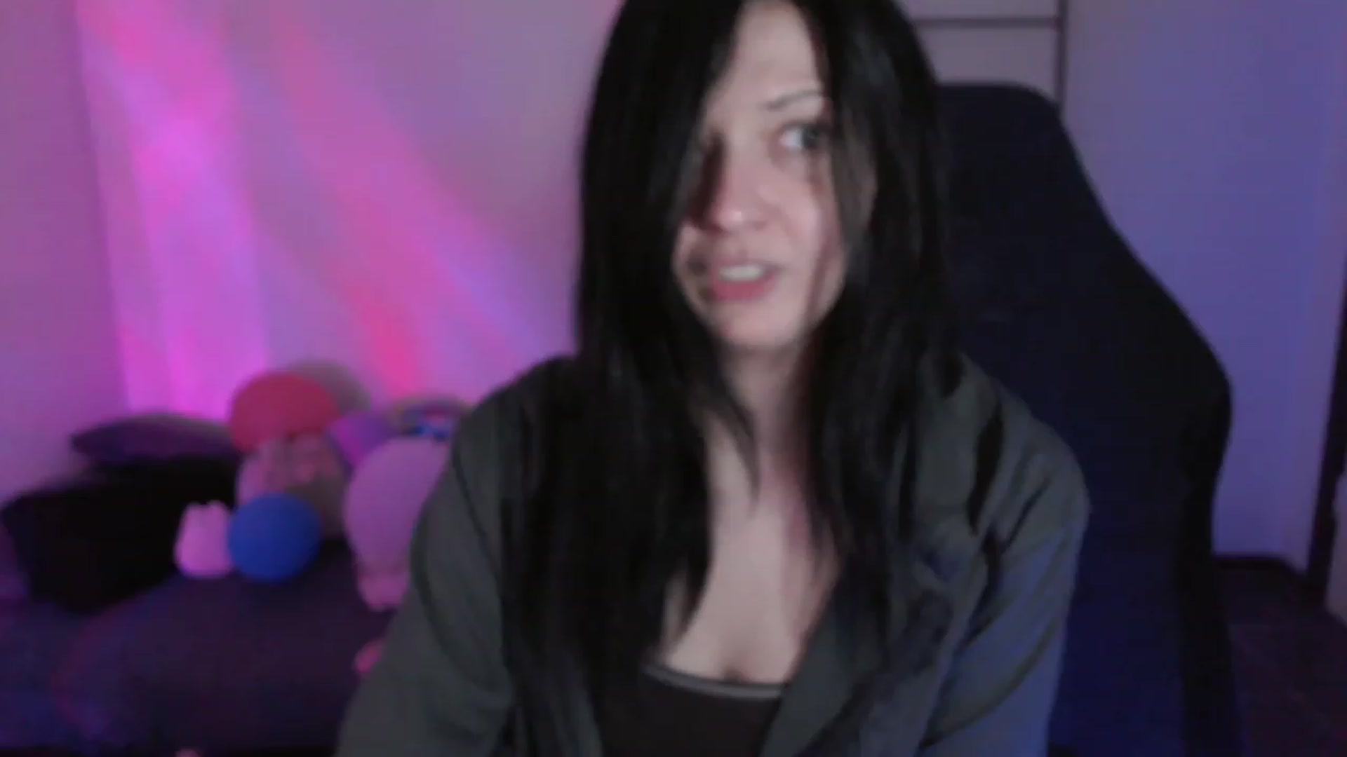 Gallery image thumbnail from dilf_suckr's myfreecams stream on, 01/15/2024, 24:55 image 14 of 20