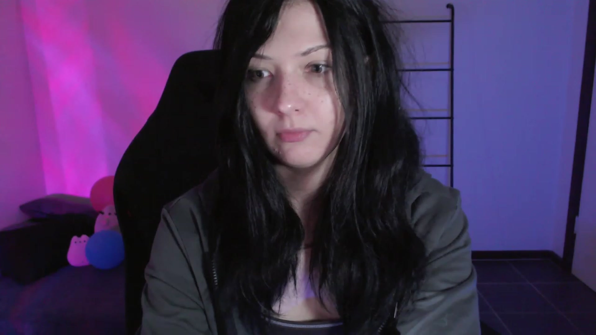 Gallery image thumbnail from dilf_suckr's myfreecams stream on, 01/15/2024, 24:55 image 18 of 20