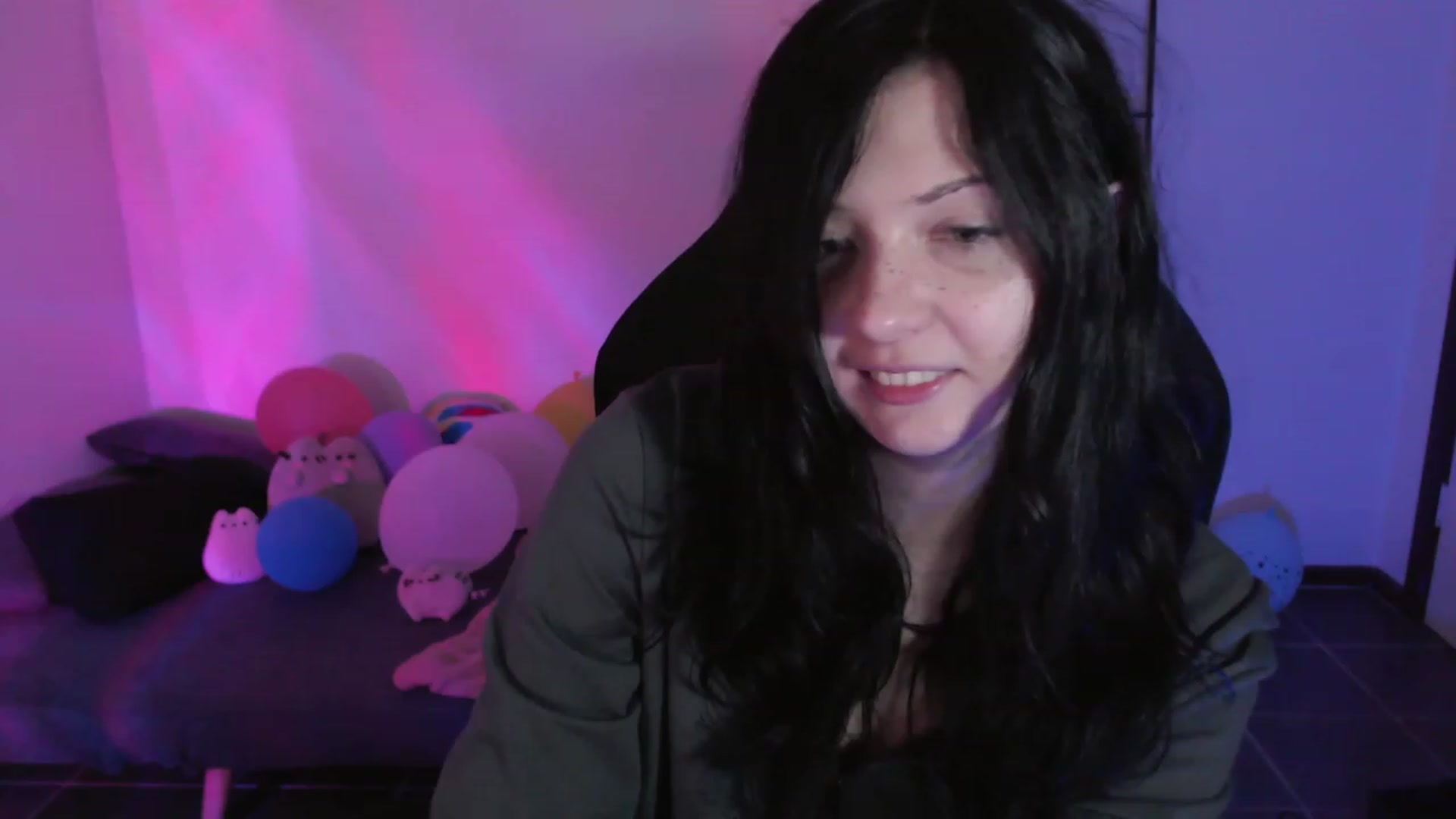 Gallery image thumbnail from dilf_suckr's myfreecams stream on, 01/15/2024, 24:55 image 1 of 20