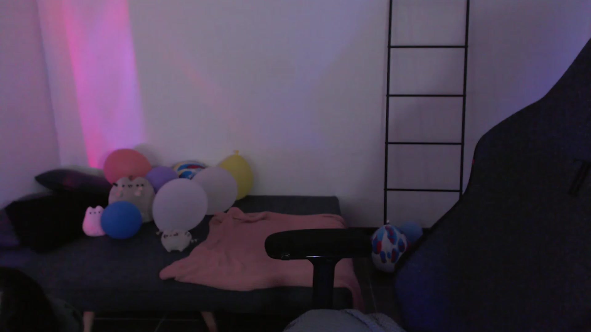 Gallery image thumbnail from dilf_suckr's myfreecams stream on, 01/15/2024, 03:07 image 1 of 20