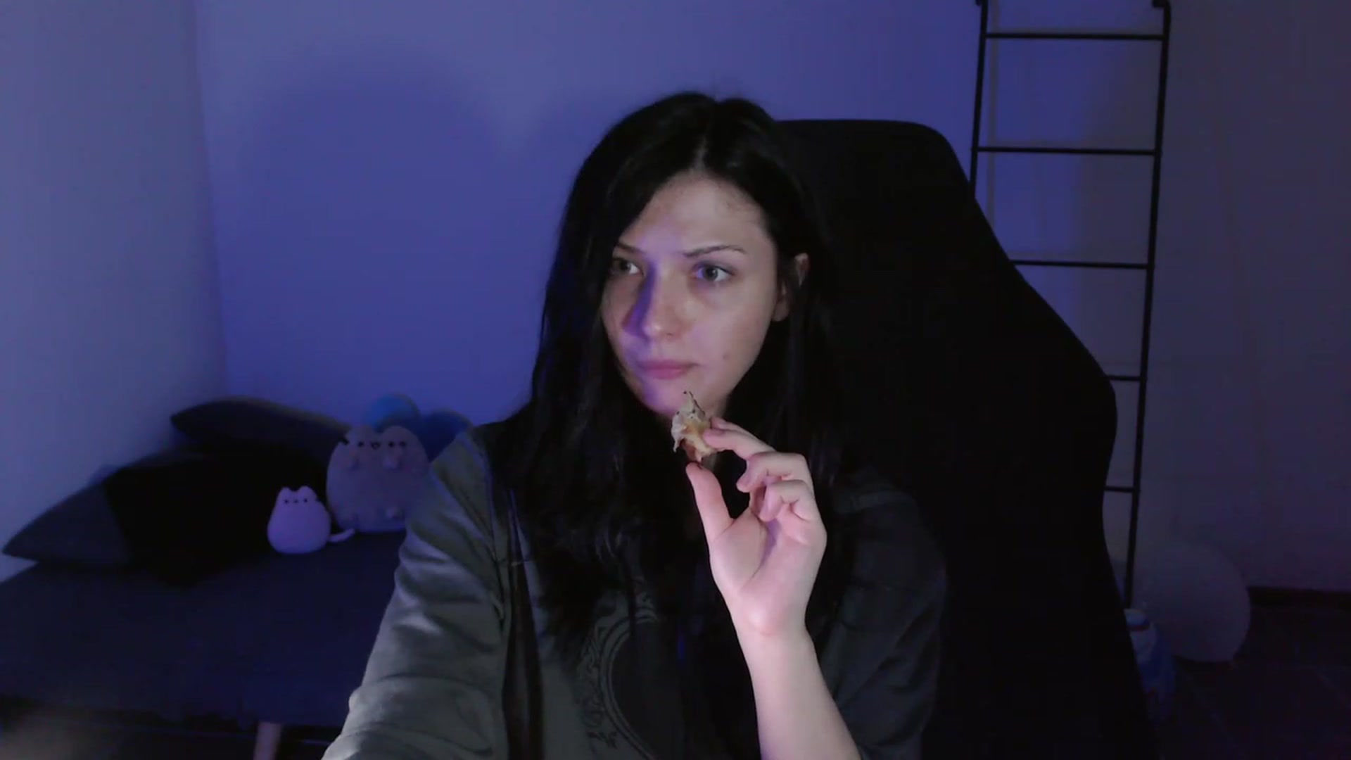 Gallery image thumbnail from dilf_suckr's myfreecams stream on, 01/15/2024, 05:59 image 15 of 20
