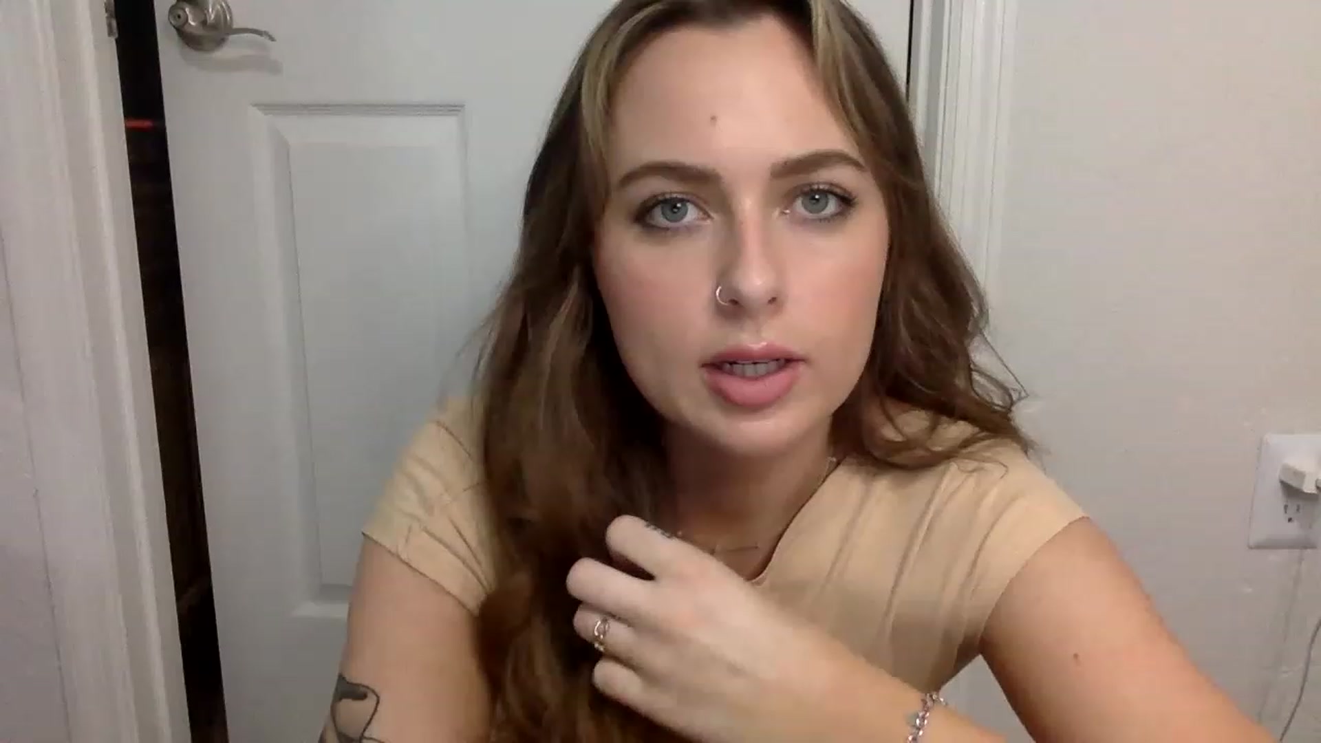 Gallery image thumbnail from dimples4life's myfreecams stream on, 04/10/2023, 04:26 image 5 of 20