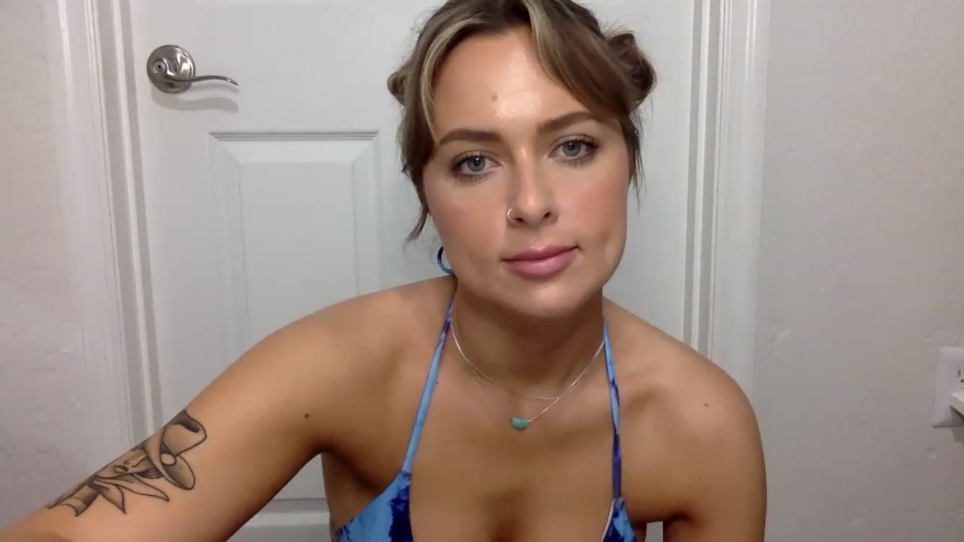 Gallery image thumbnail from dimples4life's myfreecams stream on, 04/13/2023, 05:28 image 17 of 20