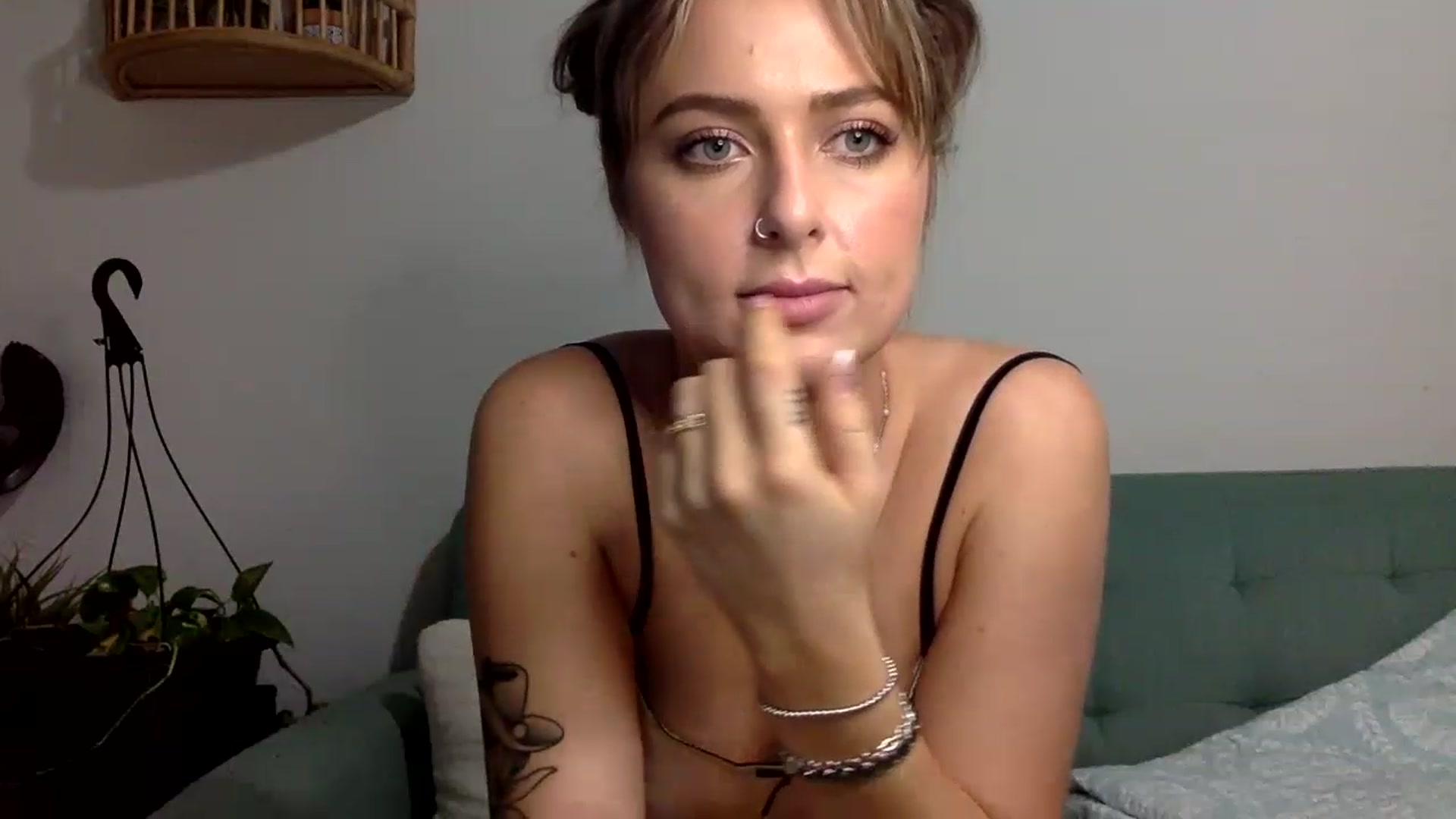 Gallery image thumbnail from dimples4life's myfreecams stream on, 04/14/2023, 01:52 image 9 of 20