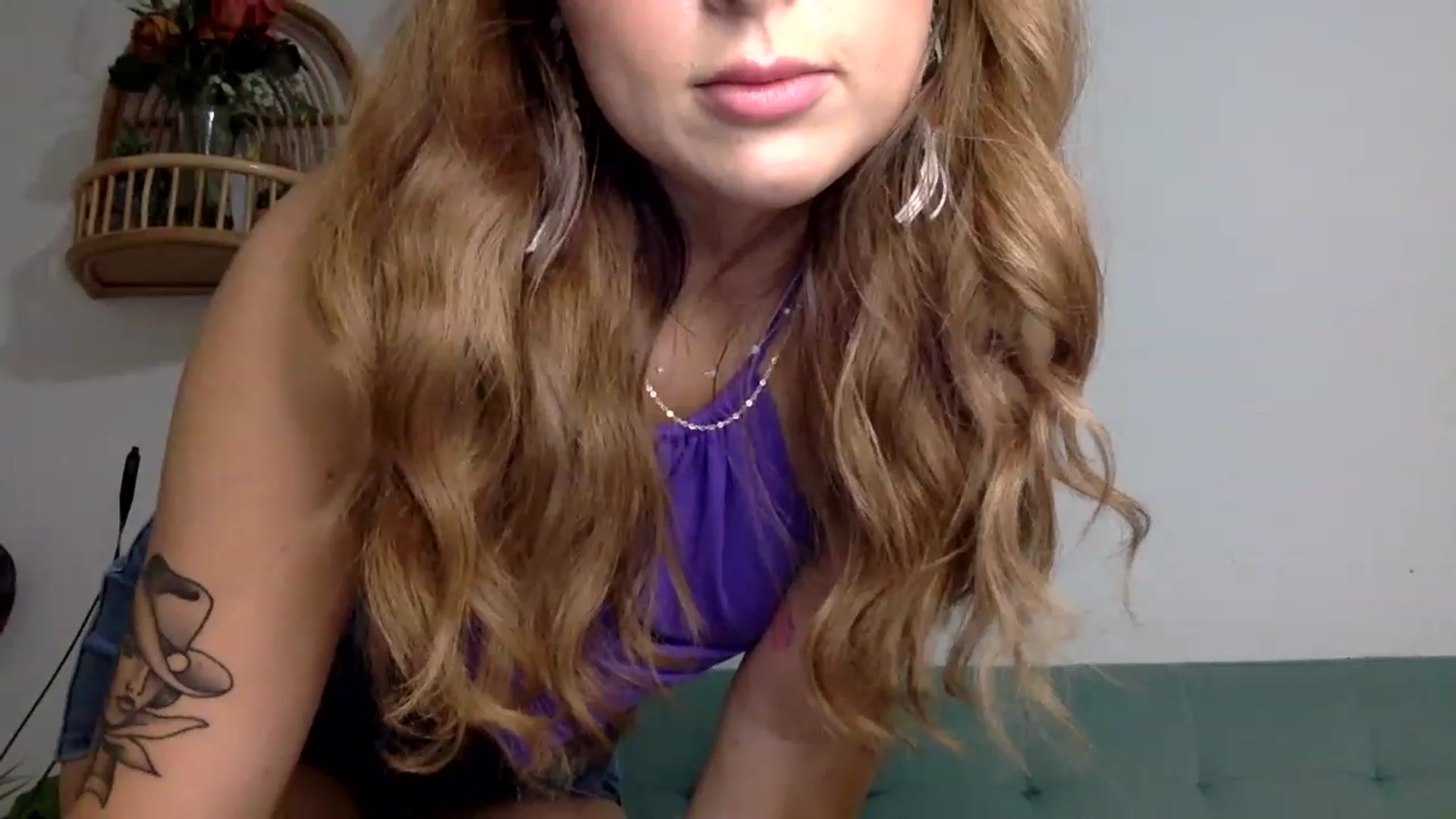 Gallery image thumbnail from dimples4life's myfreecams stream on, 04/15/2023, 23:51 image 2 of 20