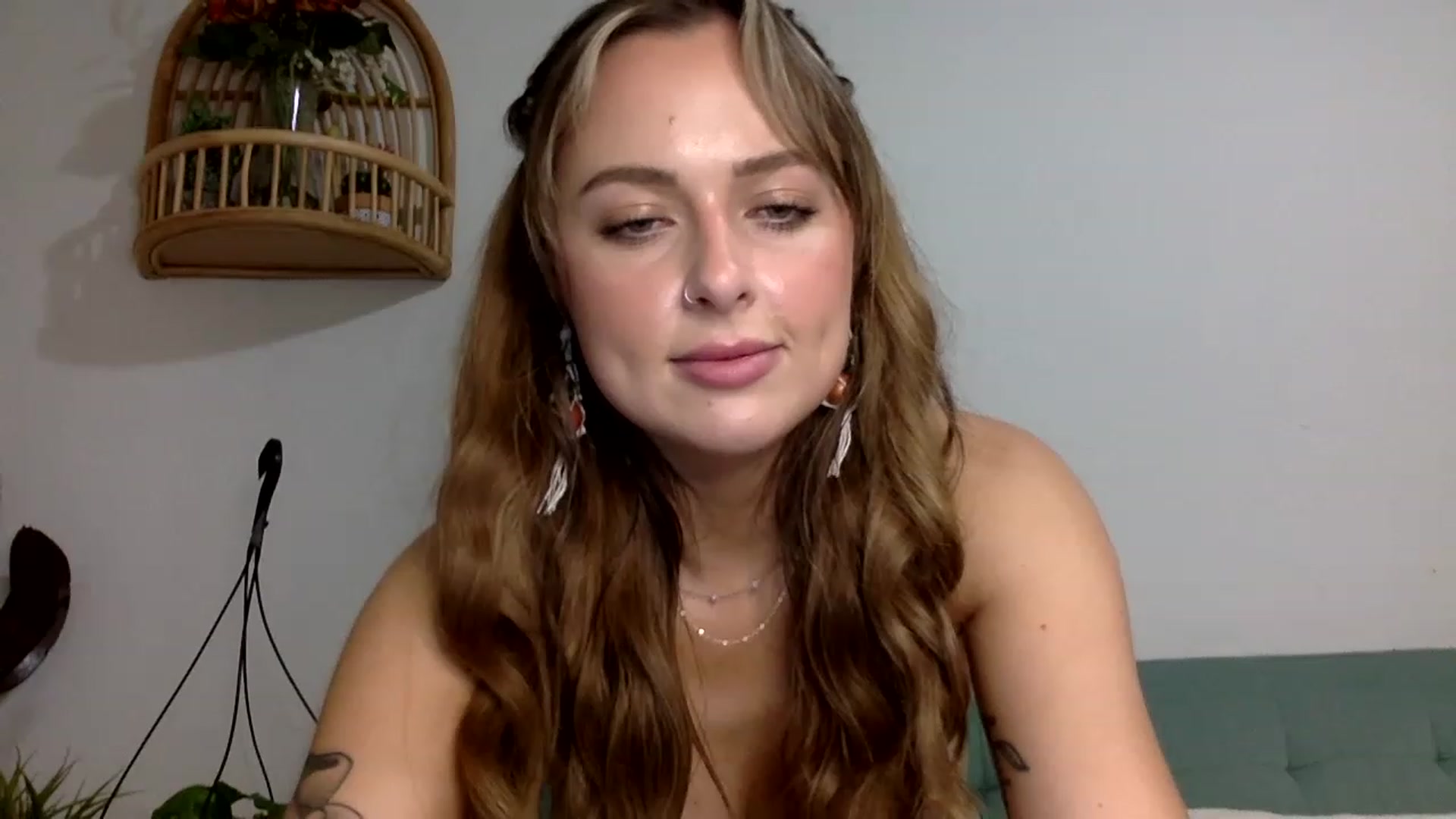 Gallery image thumbnail from dimples4life's myfreecams stream on, 04/16/2023, 24:50 image 8 of 20