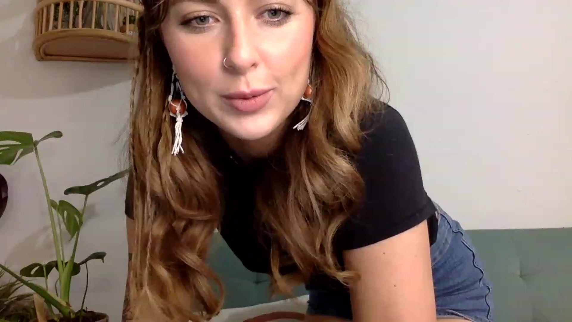 Gallery image thumbnail from dimples4life's myfreecams stream on, 04/20/2023, 23:35 image 9 of 20