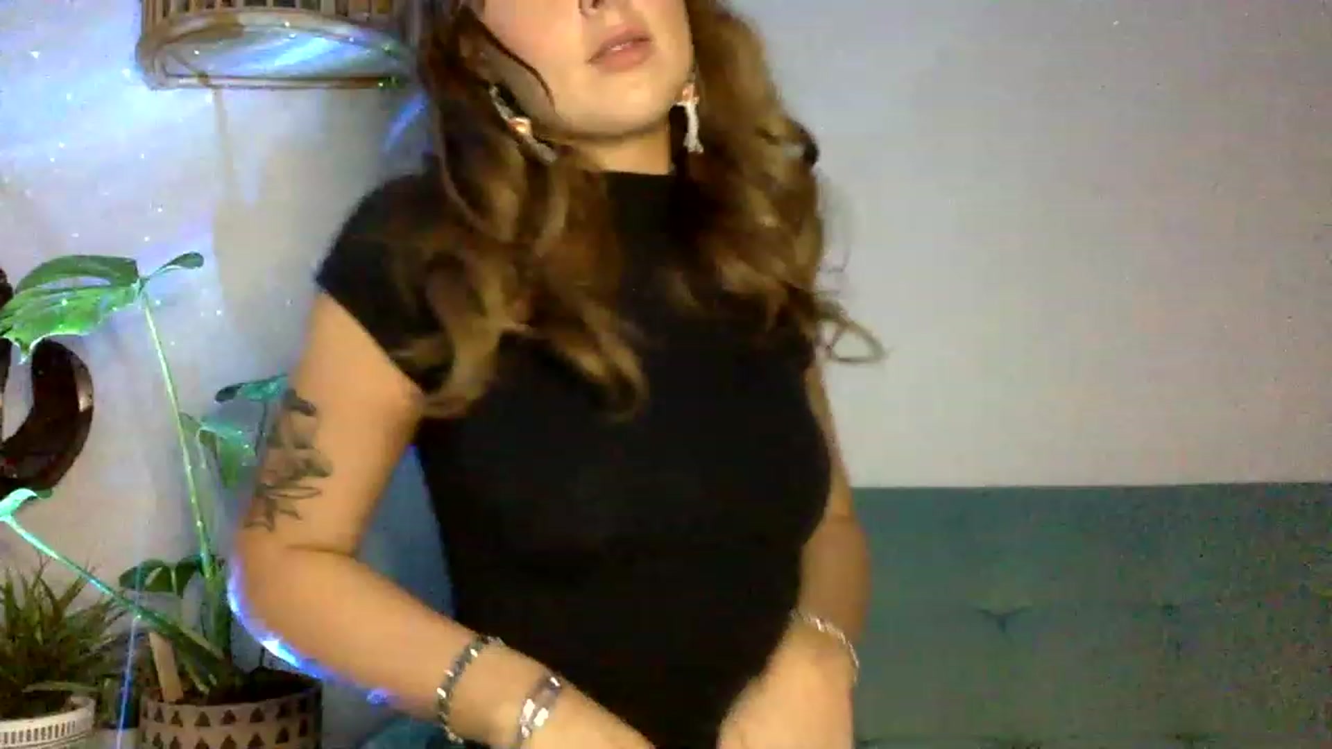Gallery image thumbnail from dimples4life's myfreecams stream on, 04/21/2023, 01:09 image 20 of 20