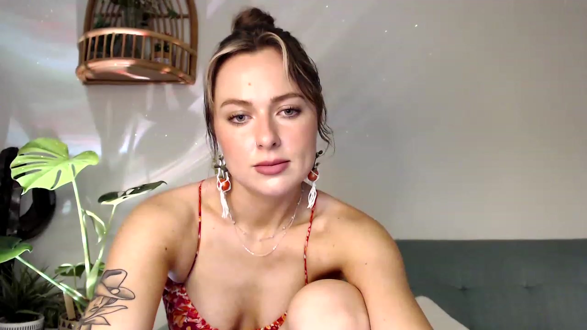 Gallery image thumbnail from dimples4life's myfreecams stream on, 04/25/2023, 03:07 image 12 of 20