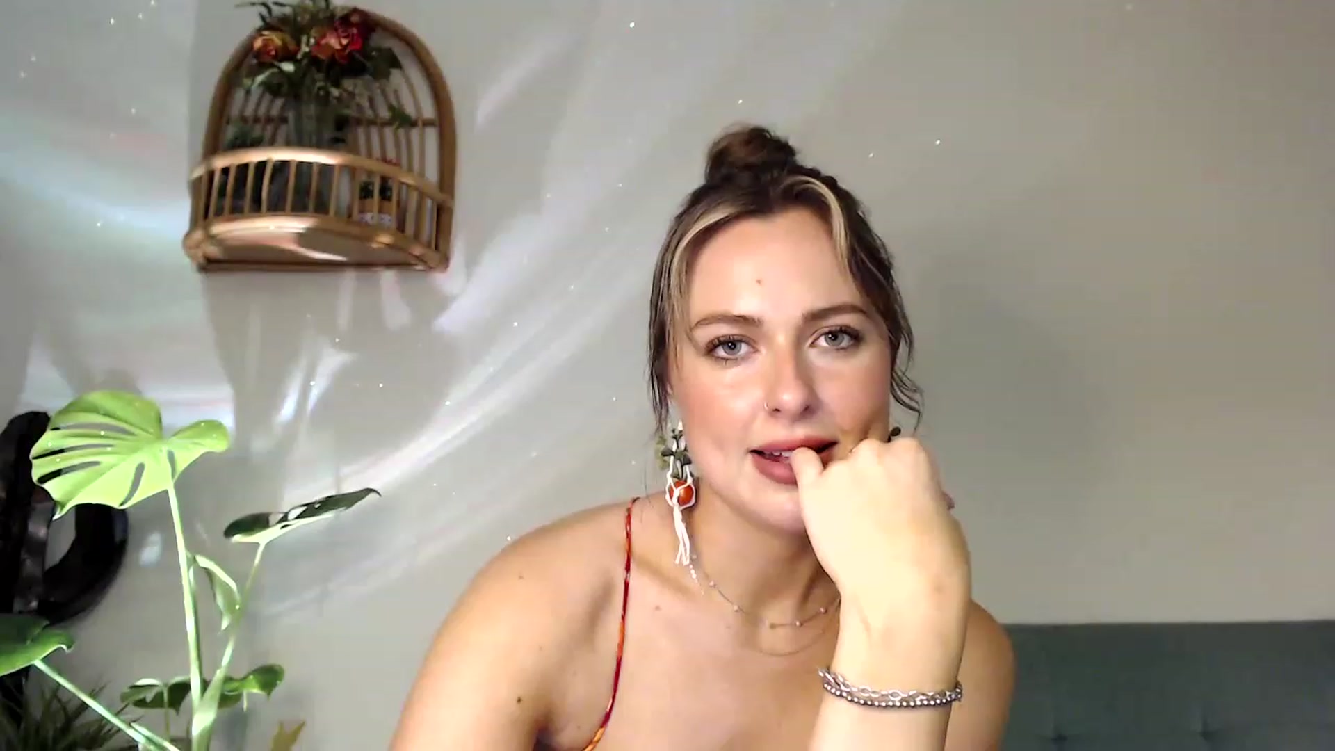 Gallery image thumbnail from dimples4life's myfreecams stream on, 04/25/2023, 03:07 image 11 of 20
