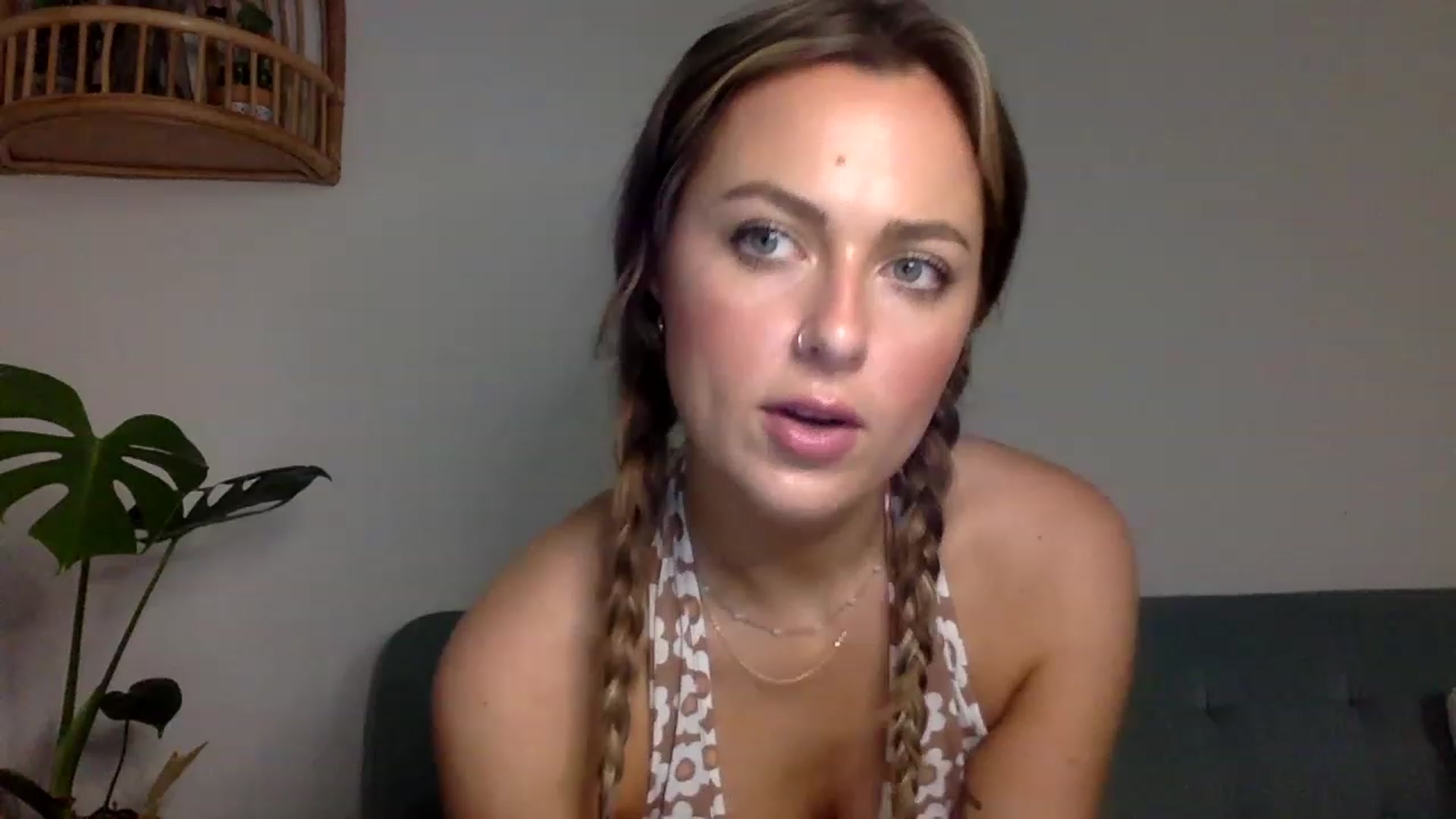 Gallery image thumbnail from dimples4life's myfreecams stream on, 05/16/2023, 03:33 image 12 of 20