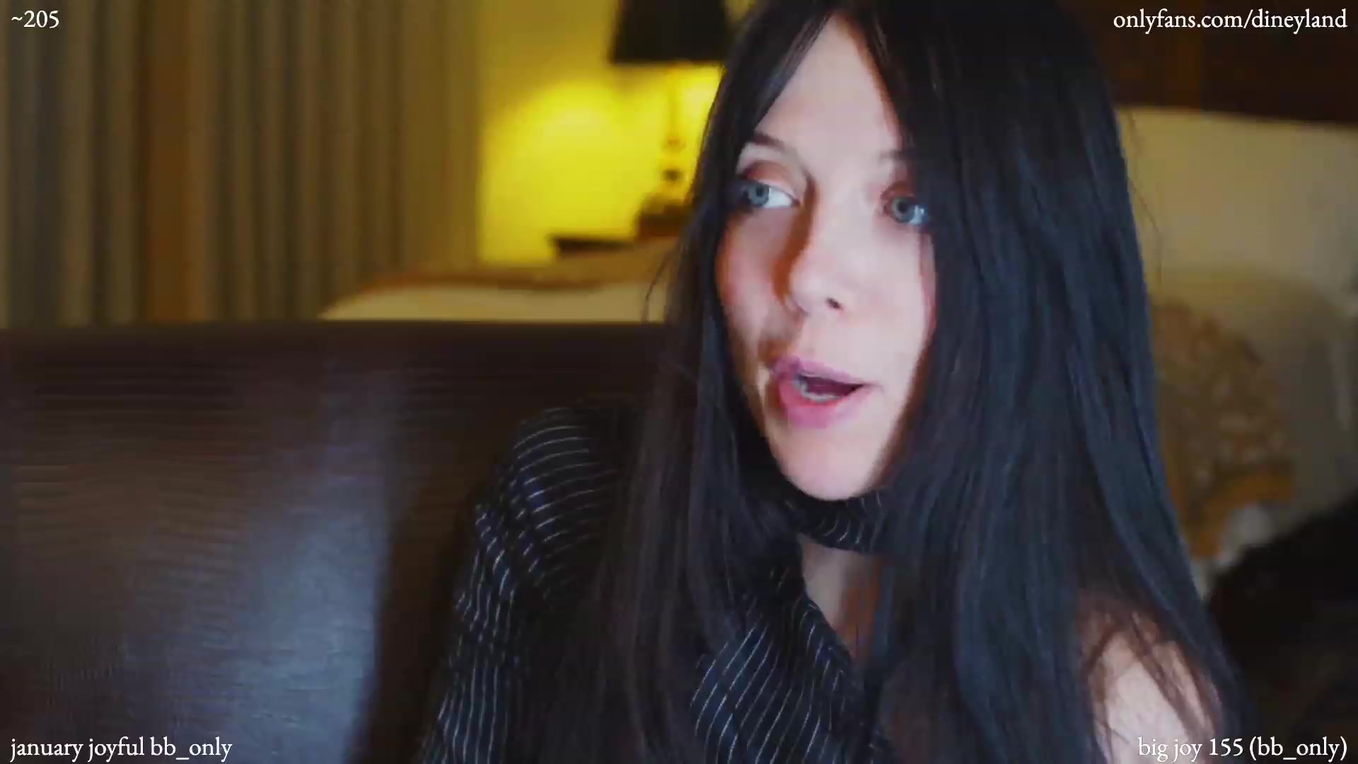 Gallery image thumbnail from diney's myfreecams stream on, 01/16/2023, 05:01 image 17 of 20