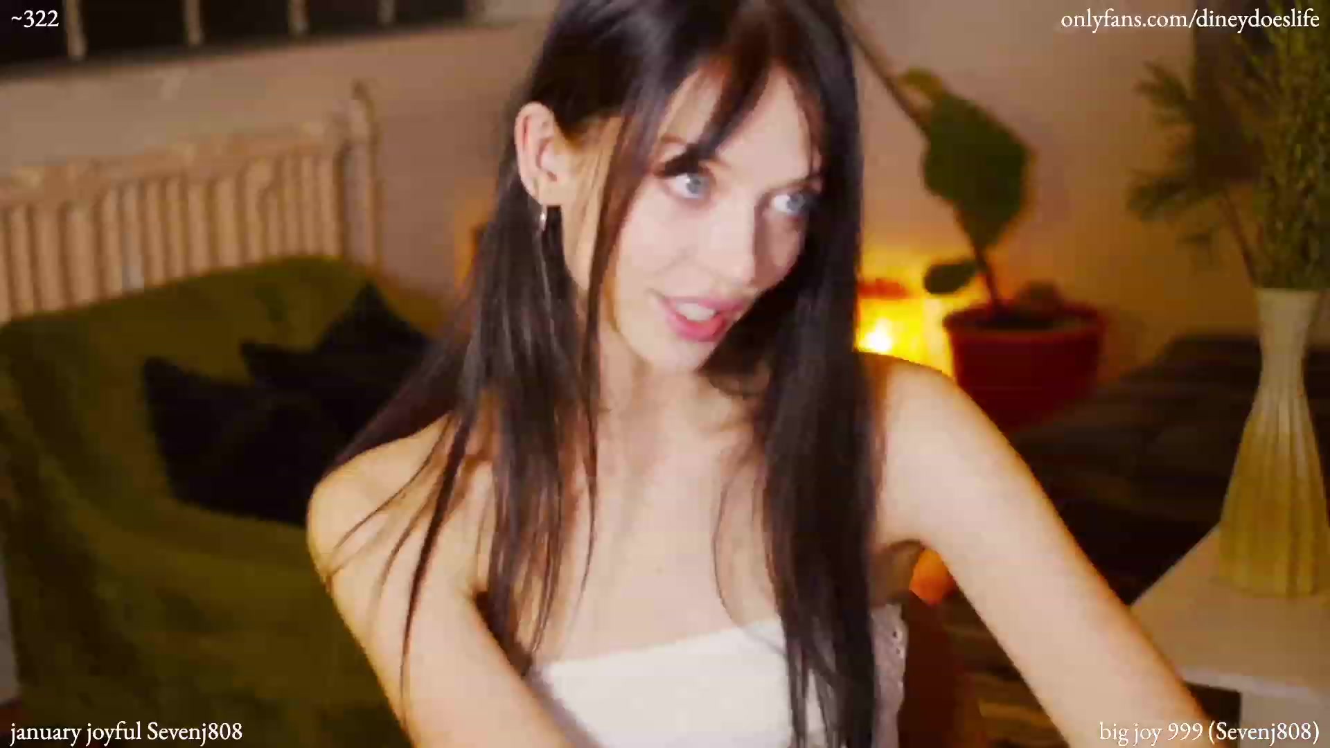 Gallery image thumbnail from diney's myfreecams stream on, 01/29/2023, 04:24 image 13 of 20