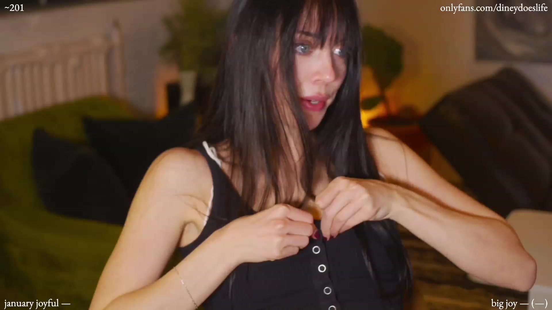 Gallery image thumbnail from diney's myfreecams stream on, 02/01/2023, 07:25 image 1 of 20