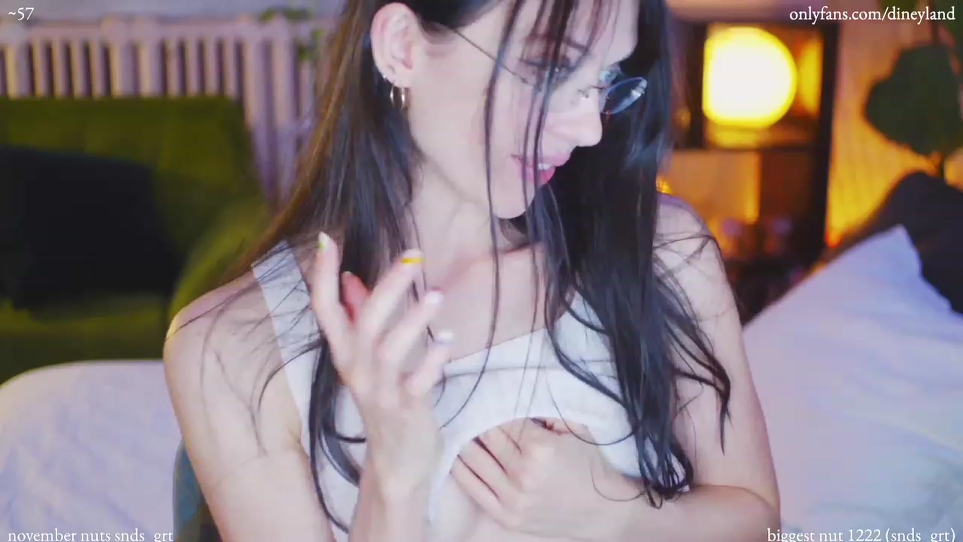 Gallery image thumbnail from diney_'s myfreecams stream on, 11/15/2022, 06:24 image 11 of 20