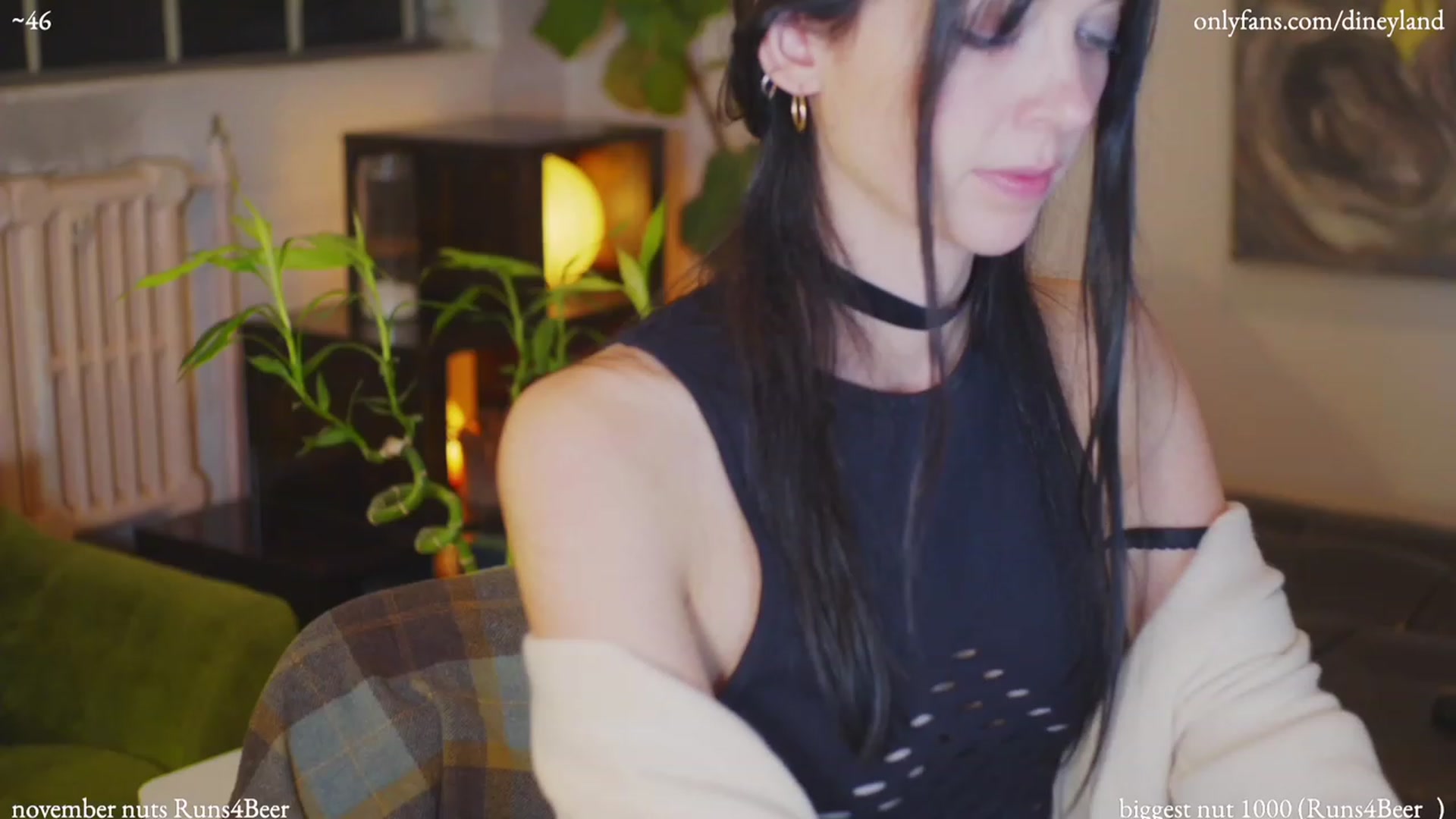 Gallery image thumbnail from diney_'s myfreecams stream on, 11/18/2022, 06:39 image 14 of 20