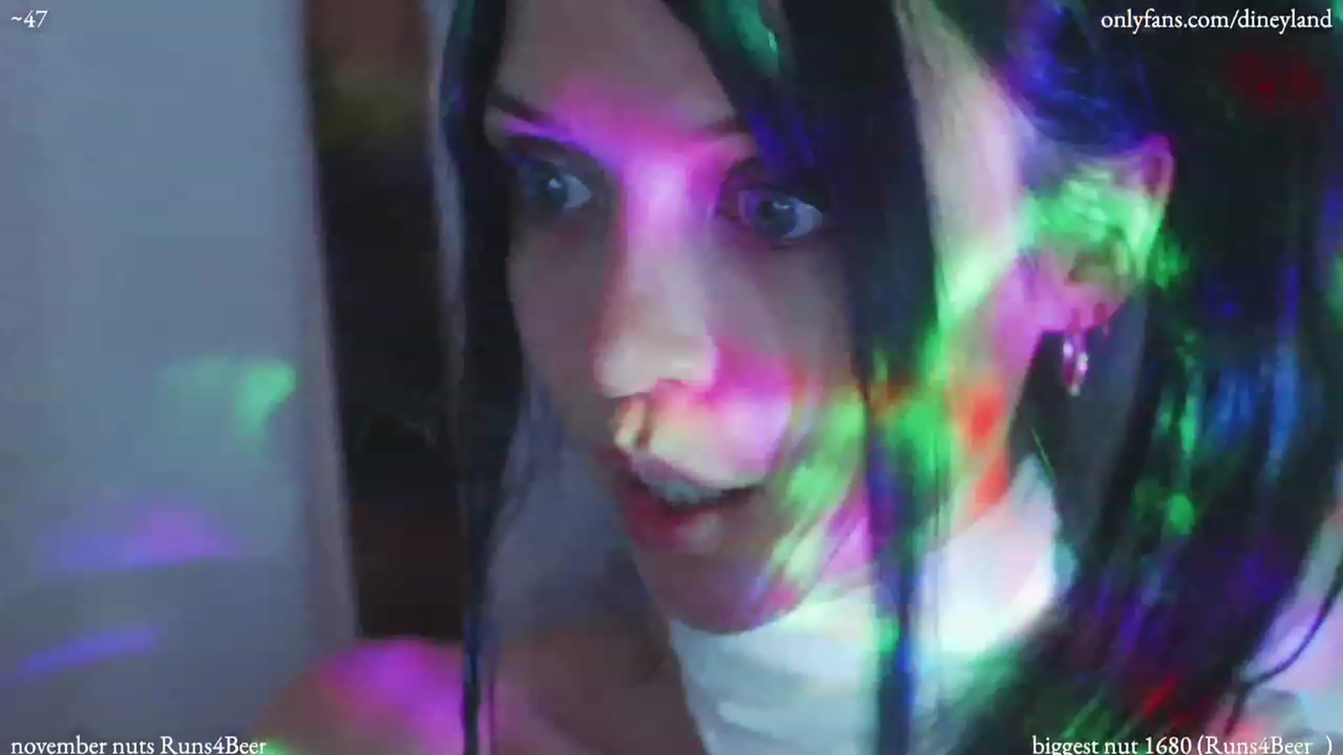Gallery image thumbnail from diney_'s myfreecams stream on, 11/22/2022, 06:50 image 15 of 20