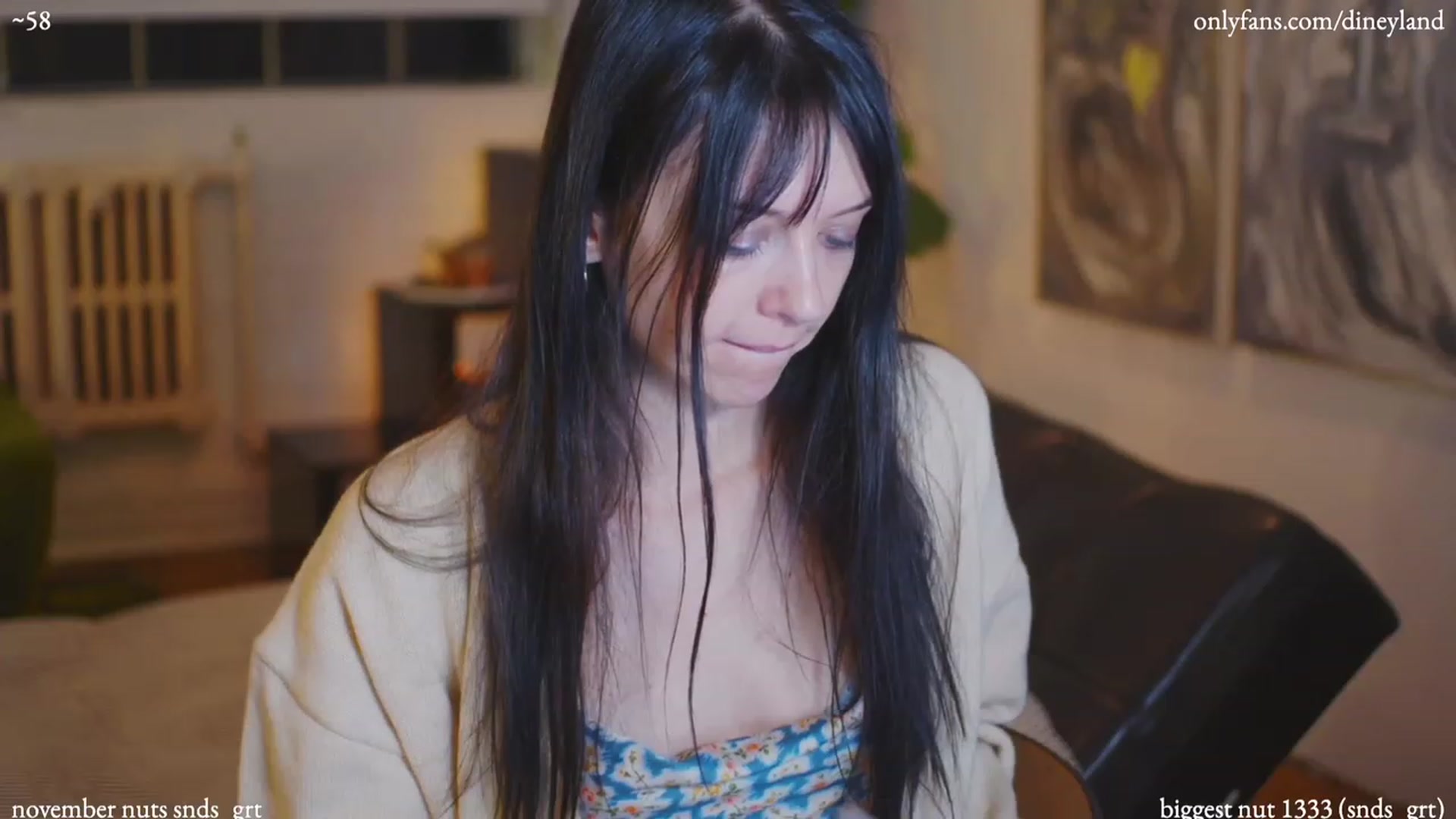 Gallery image thumbnail from diney_'s myfreecams stream on, 11/26/2022, 07:39 image 16 of 20