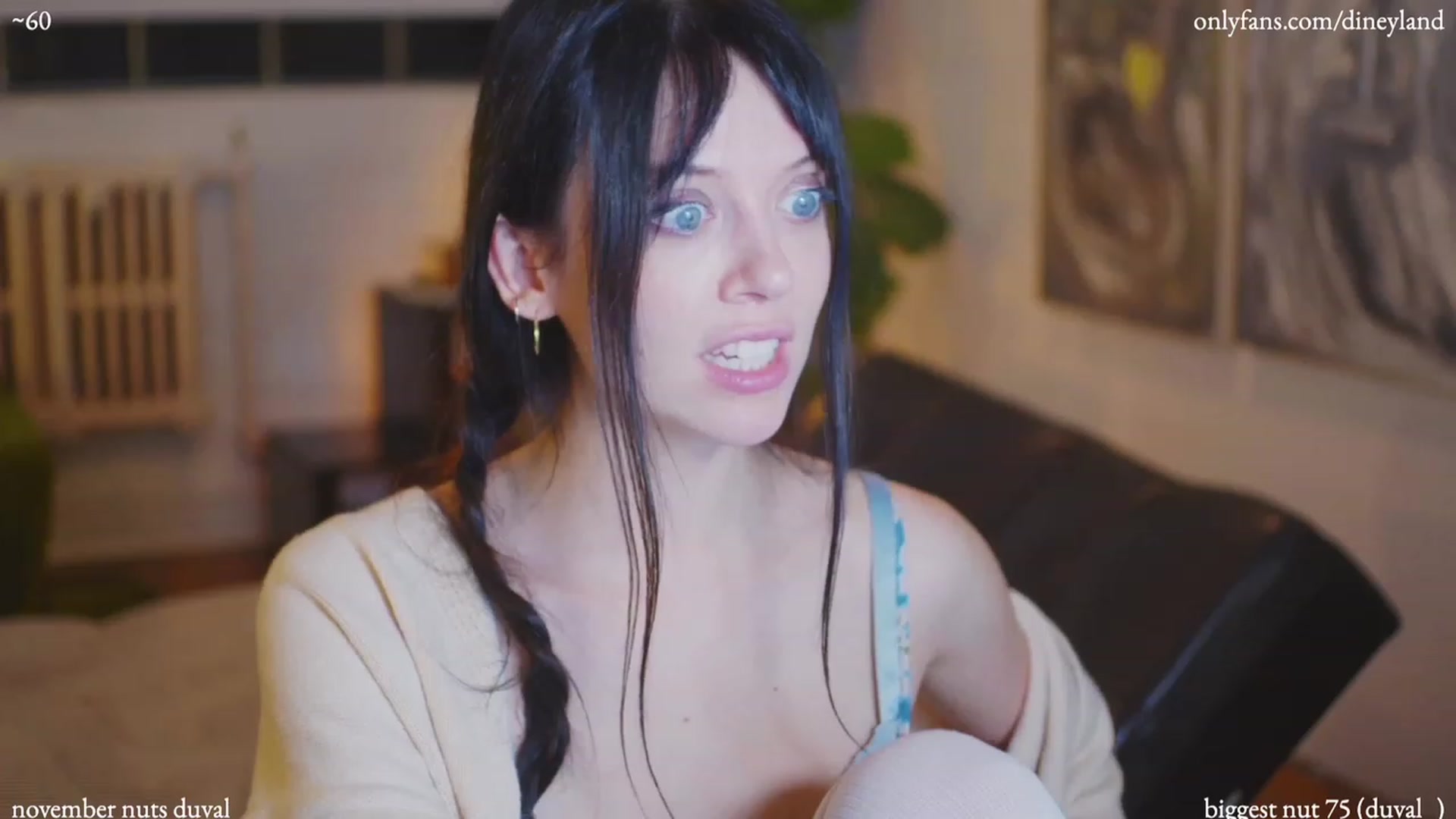 Gallery image thumbnail from diney_'s myfreecams stream on, 11/26/2022, 07:39 image 4 of 20
