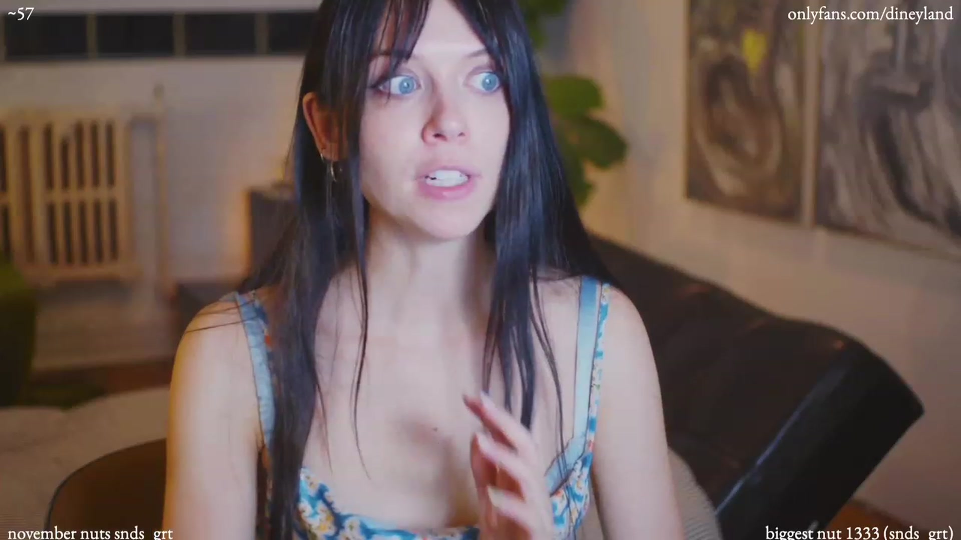 Gallery image thumbnail from diney_'s myfreecams stream on, 11/26/2022, 07:39 image 13 of 20