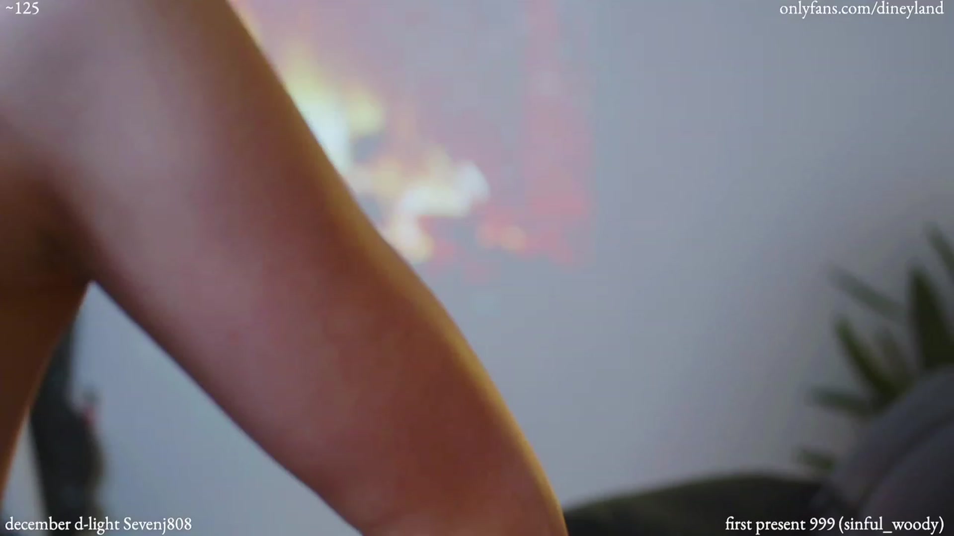 Gallery image thumbnail from diney_'s myfreecams stream on, 12/02/2022, 07:47 image 16 of 20