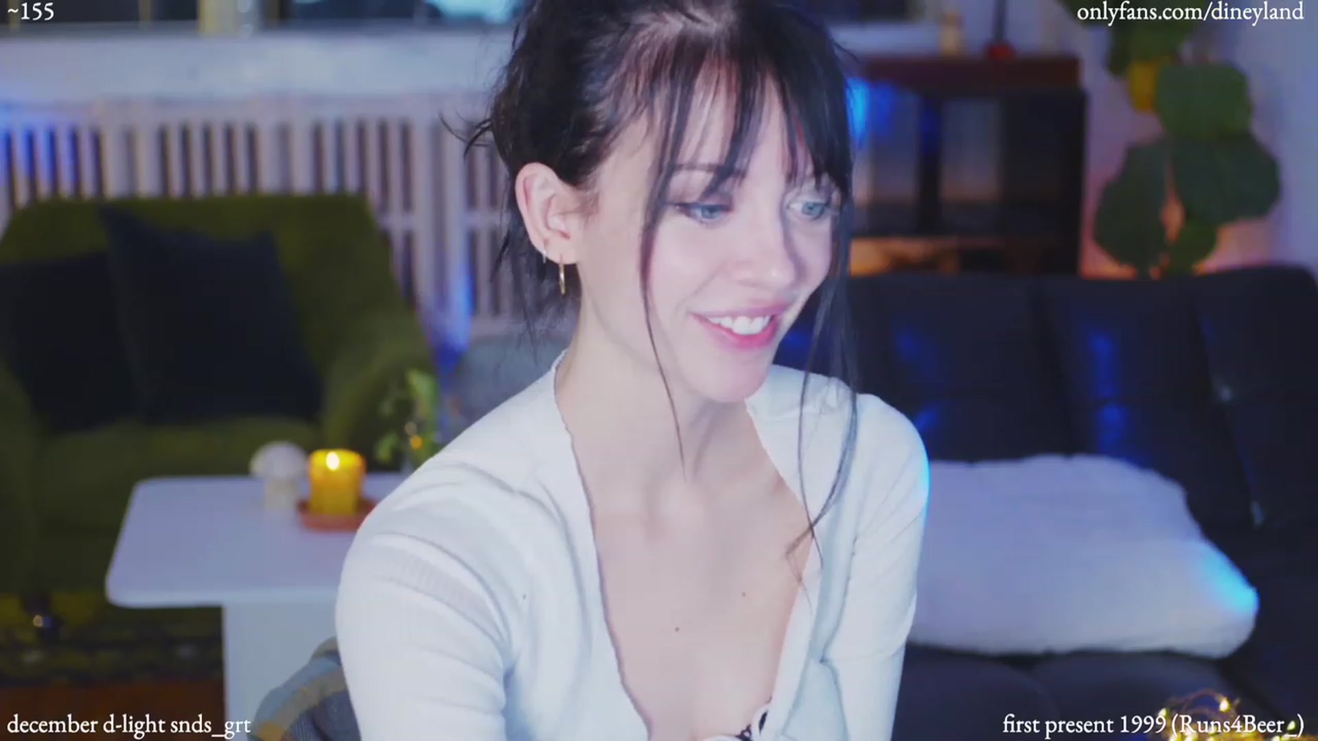 Gallery image thumbnail from diney_'s myfreecams stream on, 12/03/2022, 07:44 image 9 of 20