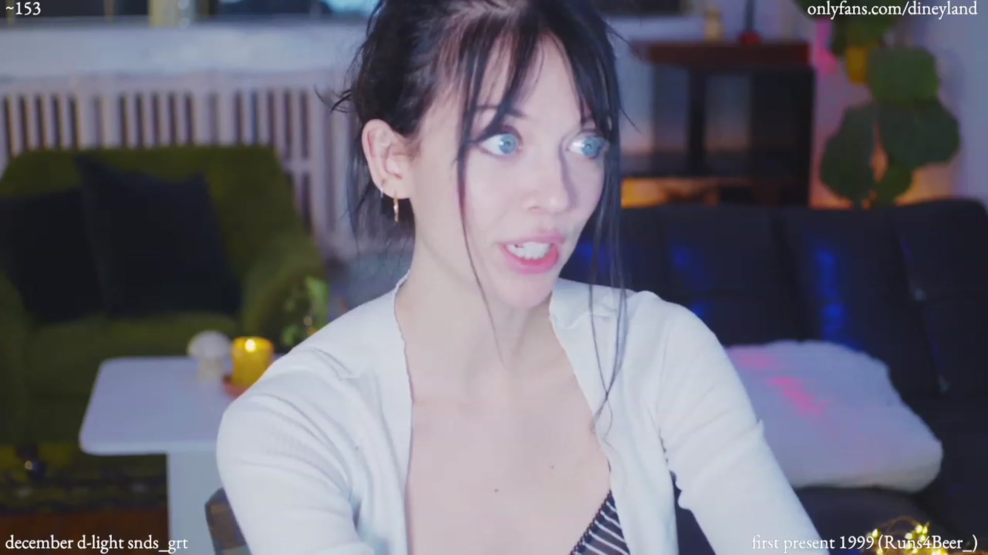 Gallery image thumbnail from diney_'s myfreecams stream on, 12/03/2022, 07:44 image 8 of 20