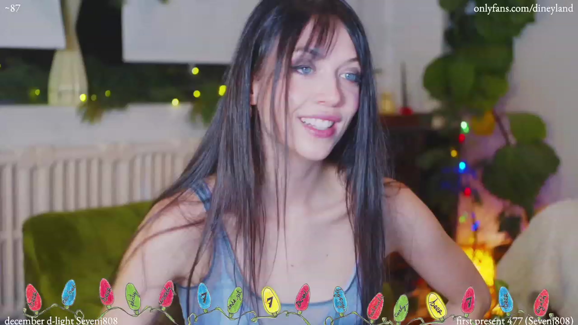 Gallery image thumbnail from diney_'s myfreecams stream on, 12/04/2022, 07:11 image 3 of 20