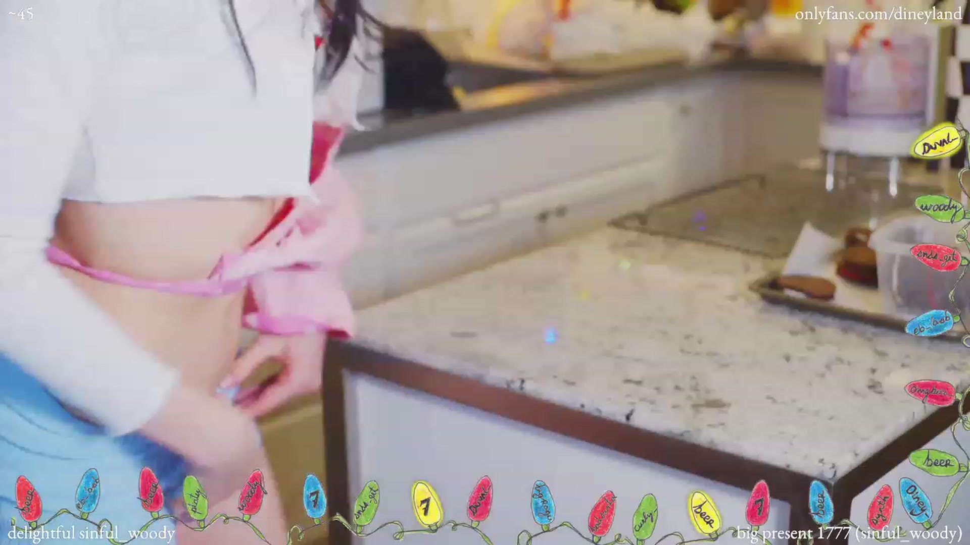 Gallery image thumbnail from diney_'s myfreecams stream on, 12/07/2022, 07:48 image 2 of 20