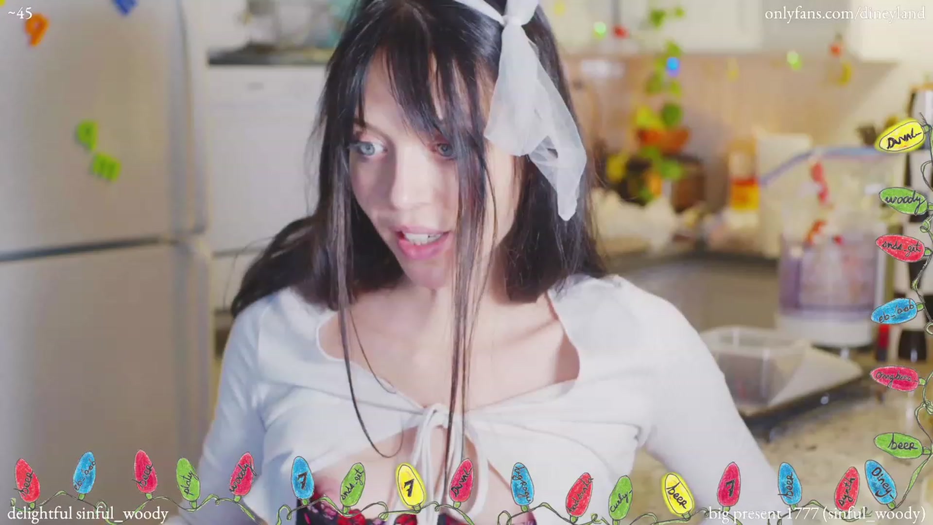 Gallery image thumbnail from diney_'s myfreecams stream on, 12/07/2022, 07:48 image 4 of 20