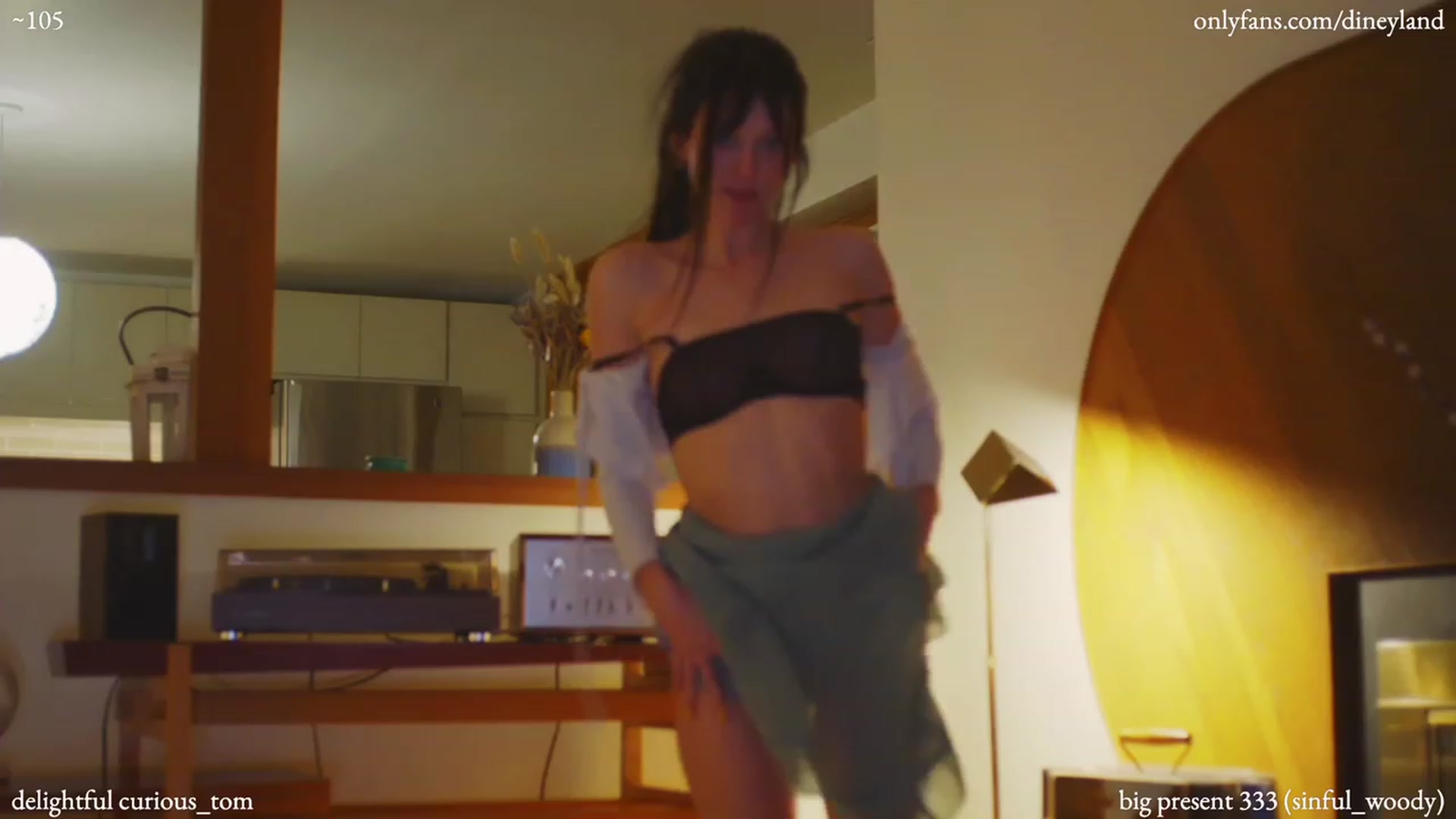 Gallery image thumbnail from diney_'s myfreecams stream on, 12/12/2022, 06:47 image 13 of 20