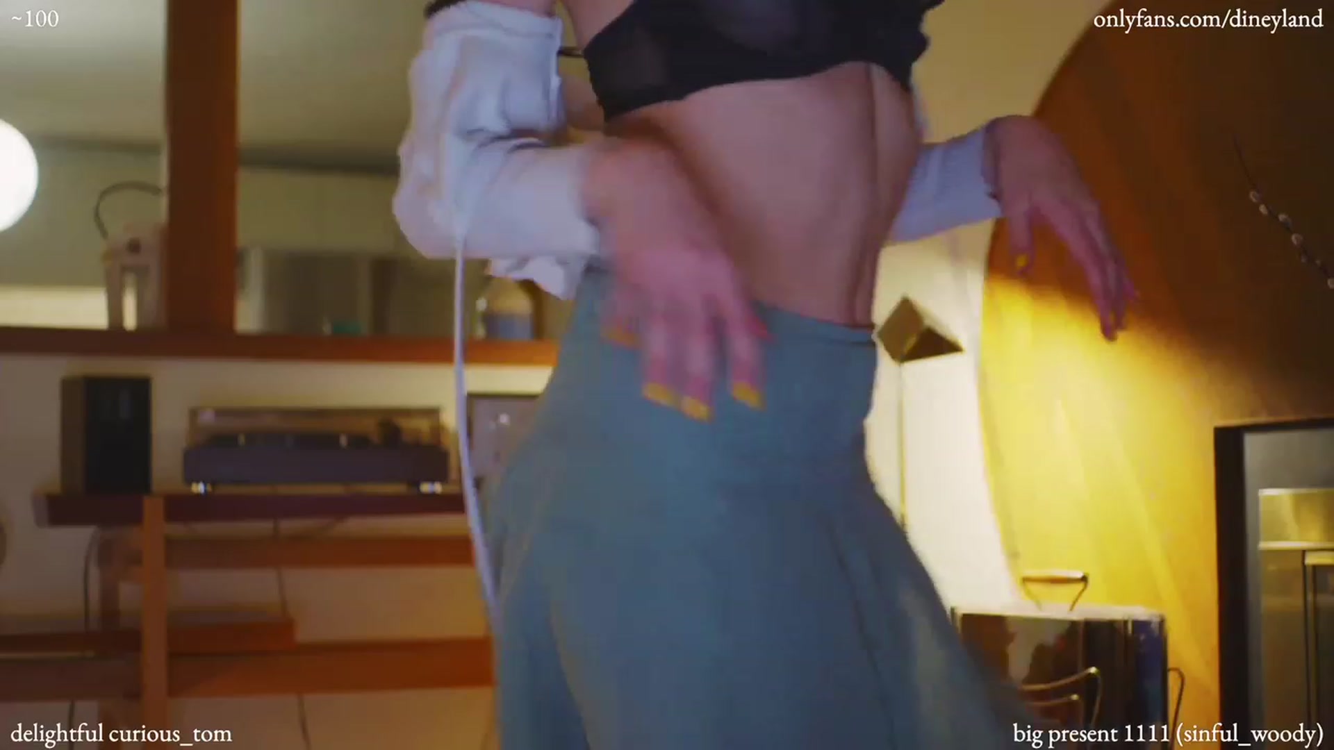 Gallery image thumbnail from diney_'s myfreecams stream on, 12/12/2022, 06:47 image 16 of 20