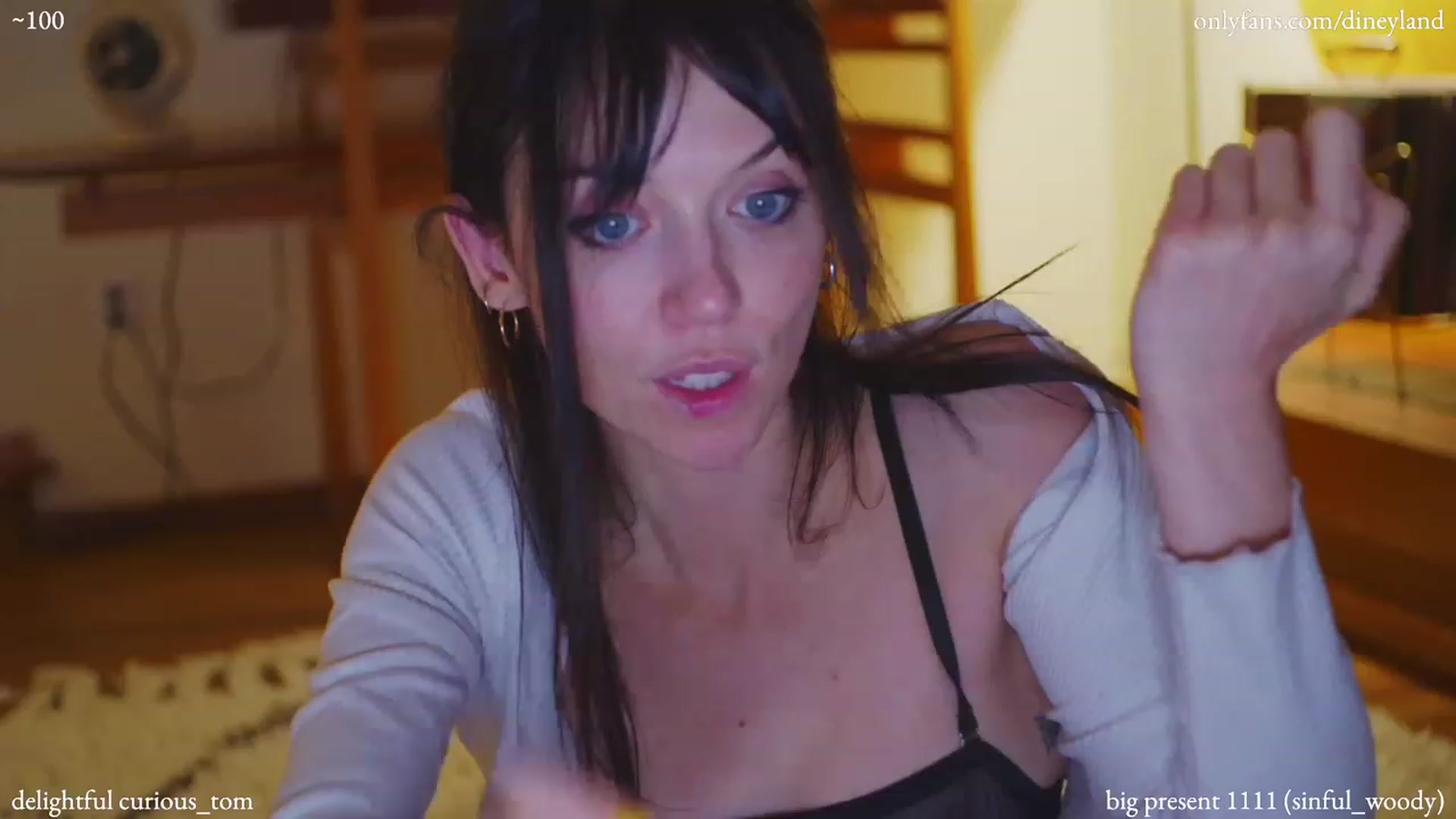Gallery image thumbnail from diney_'s myfreecams stream on, 12/12/2022, 07:24 image 18 of 20