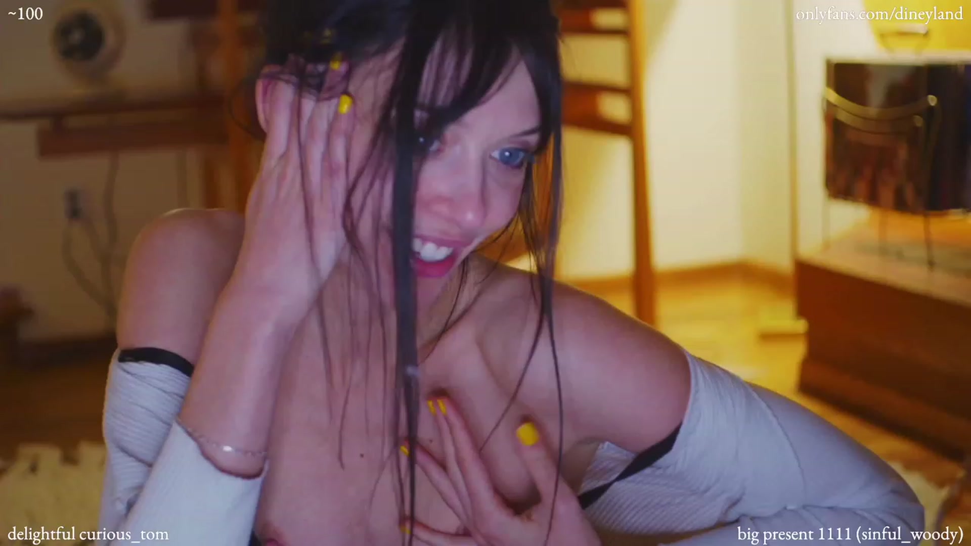 Gallery image thumbnail from diney_'s myfreecams stream on, 12/12/2022, 07:24 image 3 of 20
