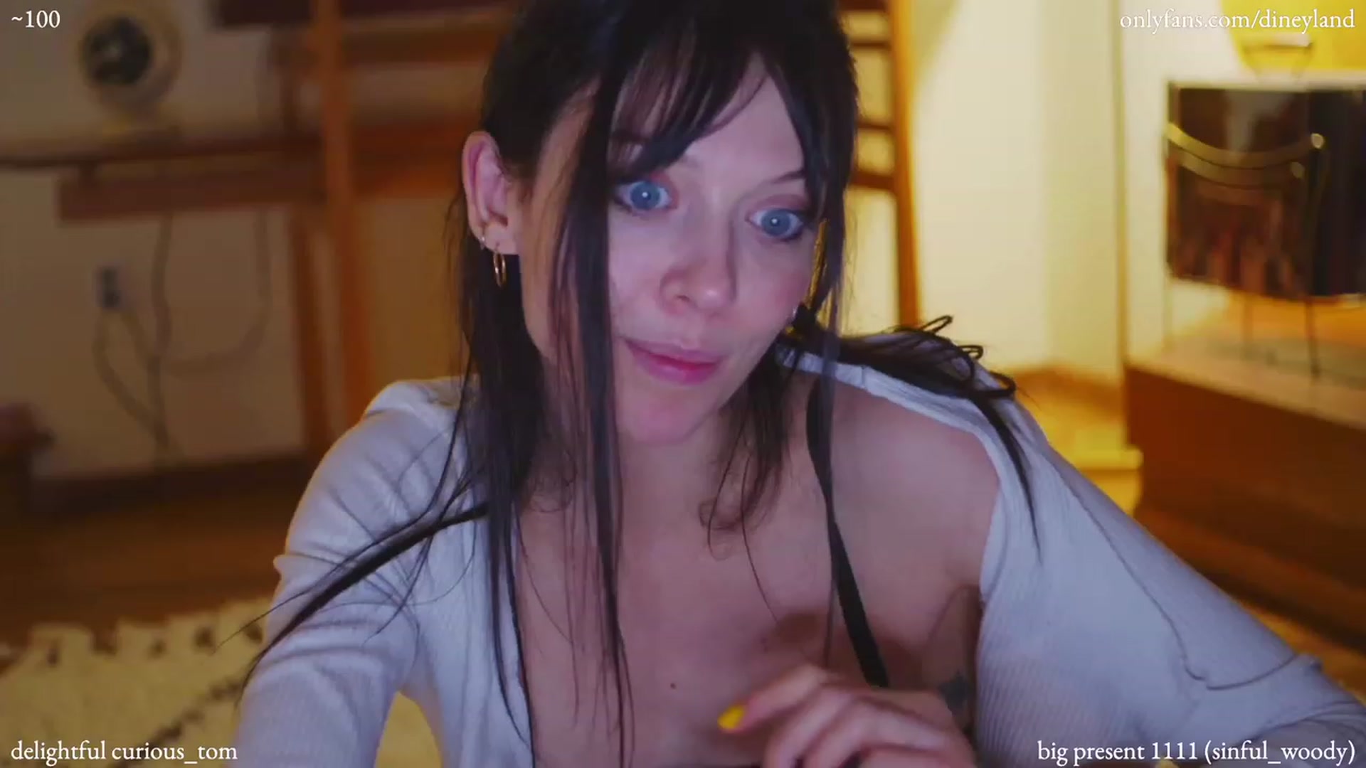 Gallery image thumbnail from diney_'s myfreecams stream on, 12/12/2022, 07:24 image 19 of 20