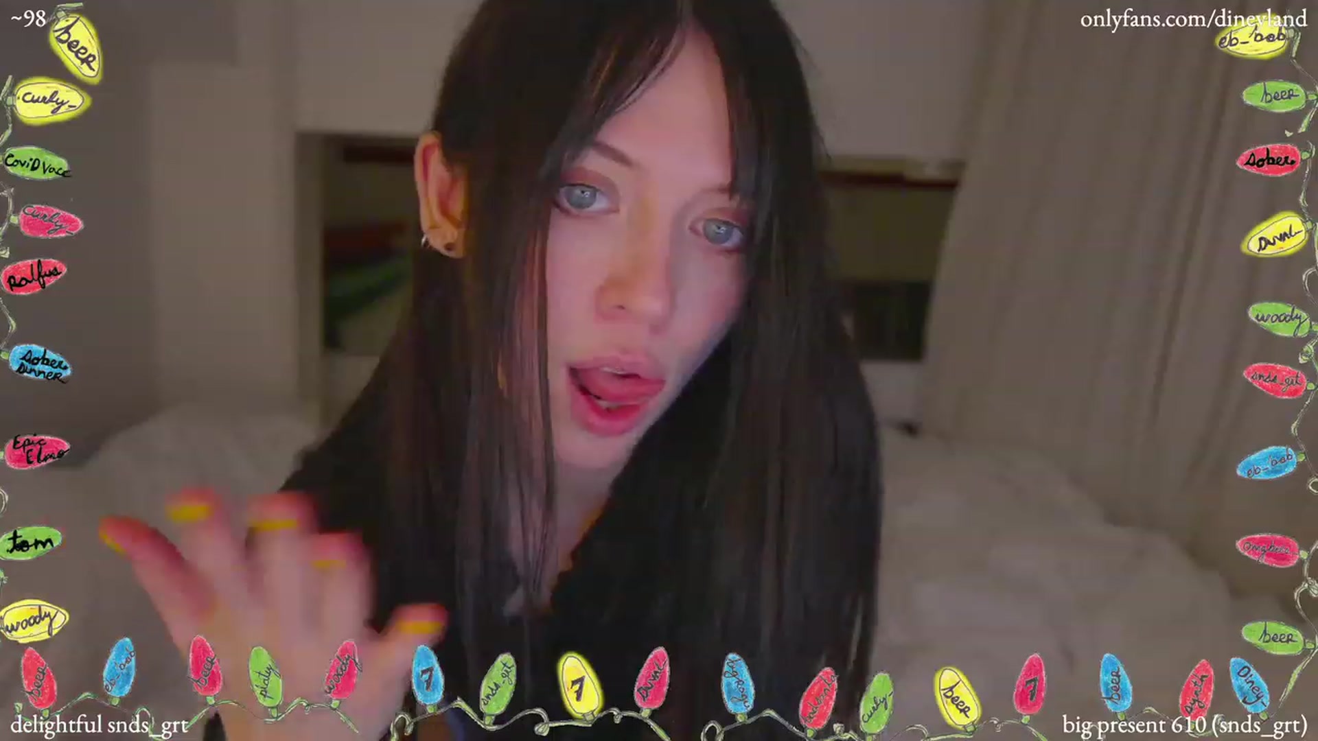 Gallery image thumbnail from diney_'s myfreecams stream on, 12/17/2022, 07:09 image 3 of 20
