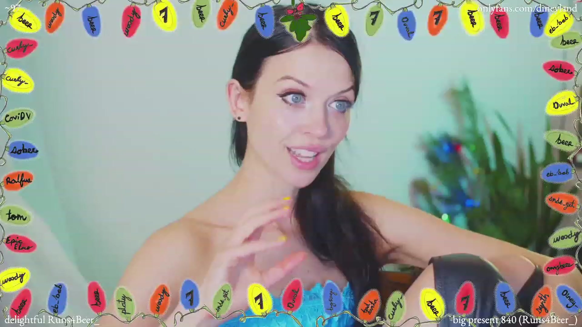 Gallery image thumbnail from diney_'s myfreecams stream on, 12/18/2022, 06:37 image 16 of 20