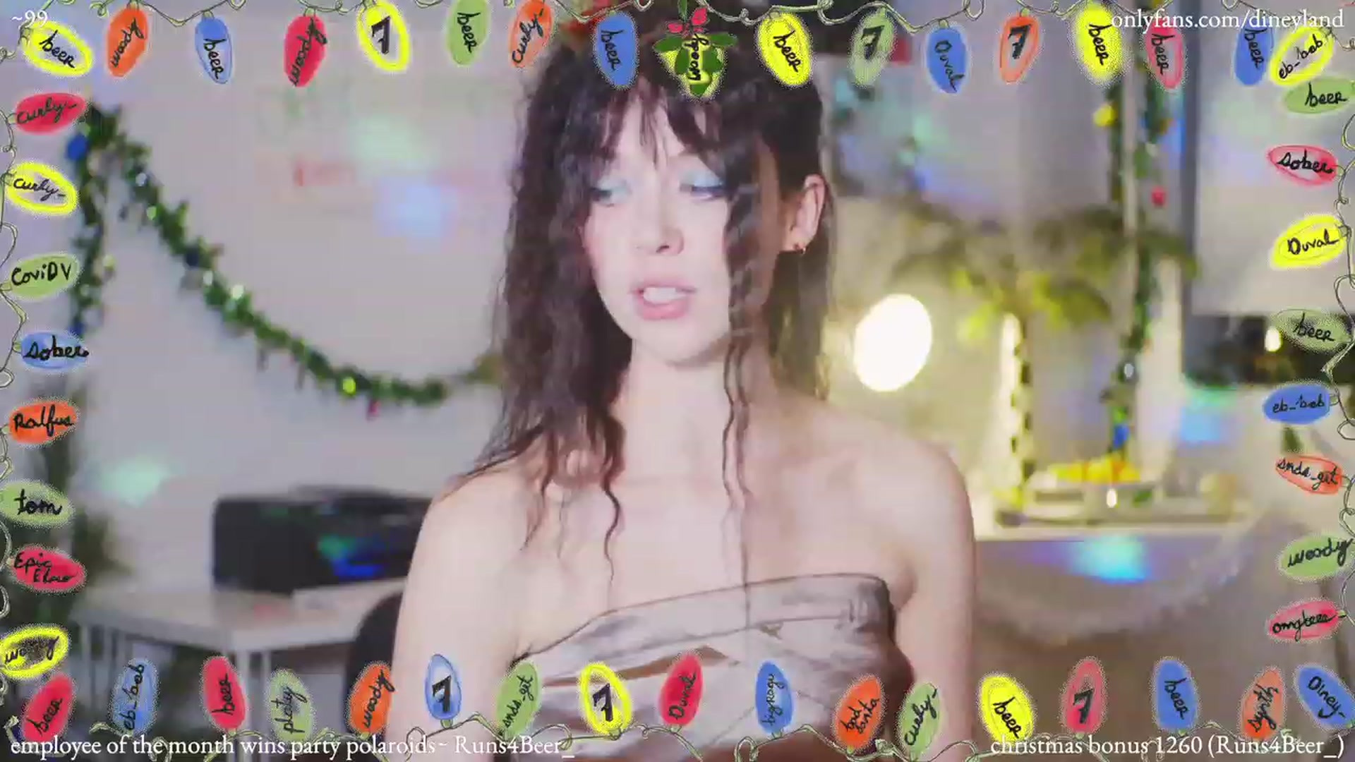 Gallery image thumbnail from diney_'s myfreecams stream on, 12/23/2022, 06:47 image 2 of 20