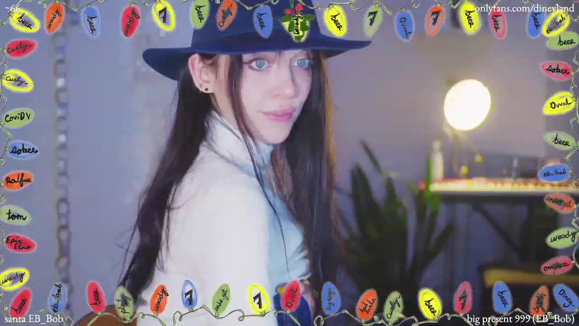 Gallery image thumbnail from diney_'s myfreecams stream on, 12/28/2022, 06:24 image 17 of 20
