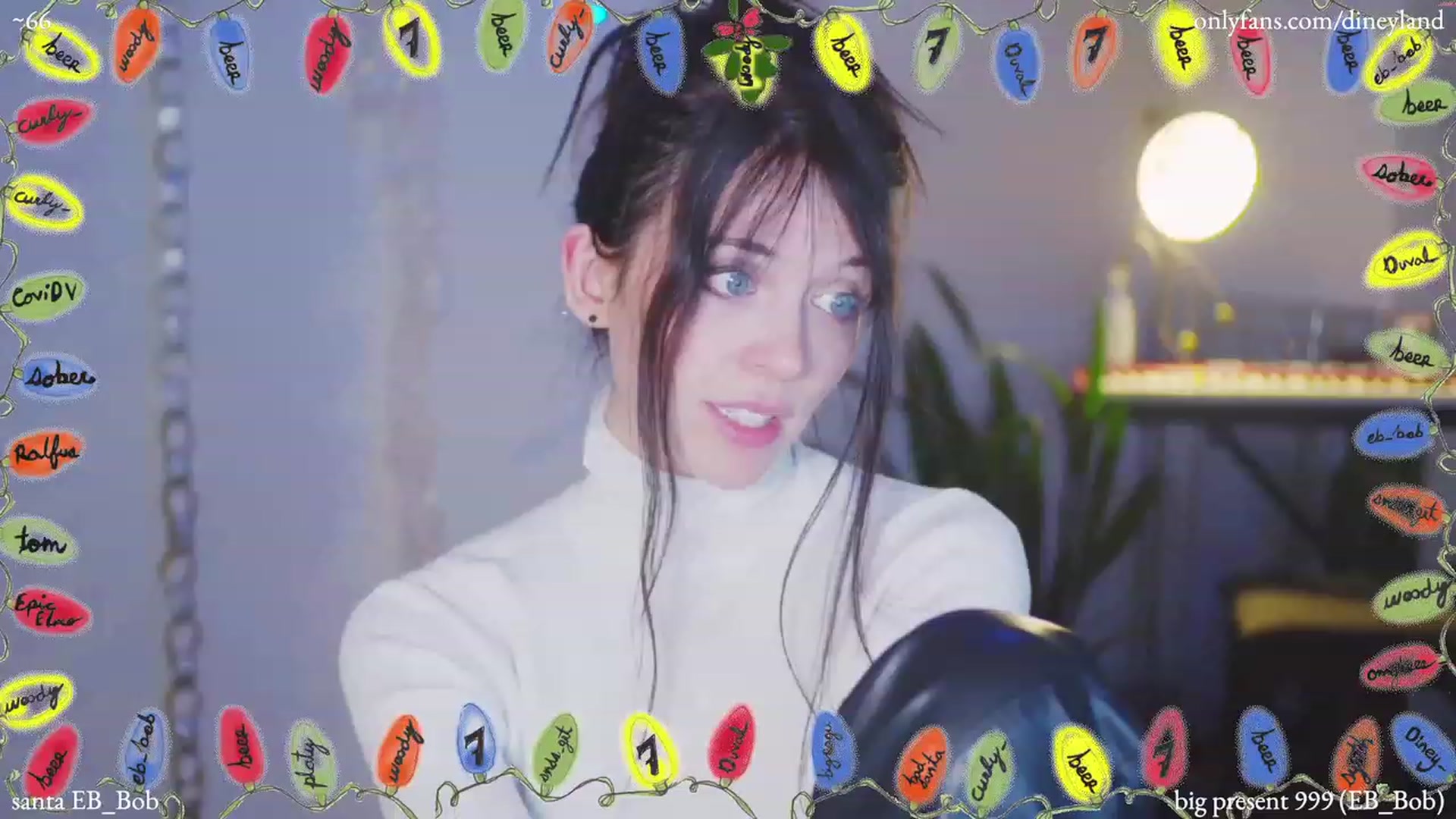 Gallery image thumbnail from diney_'s myfreecams stream on, 12/28/2022, 06:24 image 20 of 20