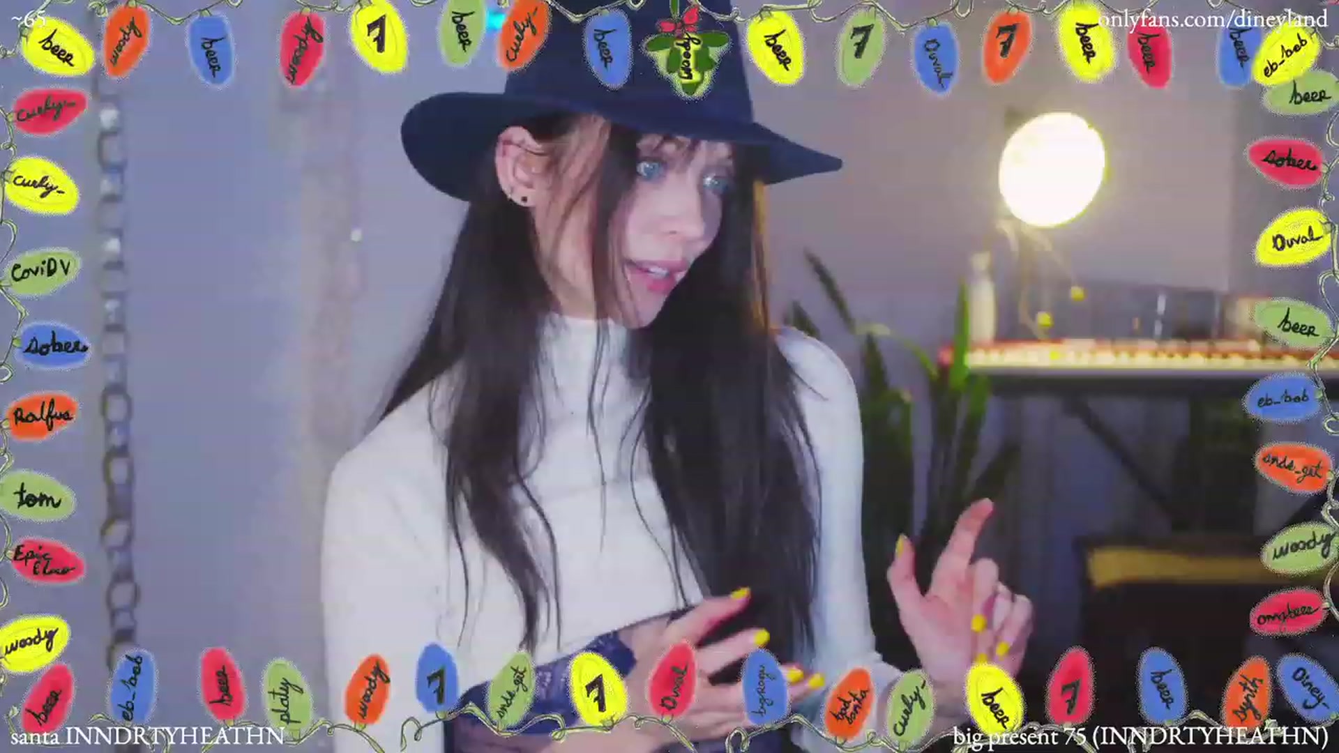 Gallery image thumbnail from diney_'s myfreecams stream on, 12/28/2022, 06:24 image 5 of 20