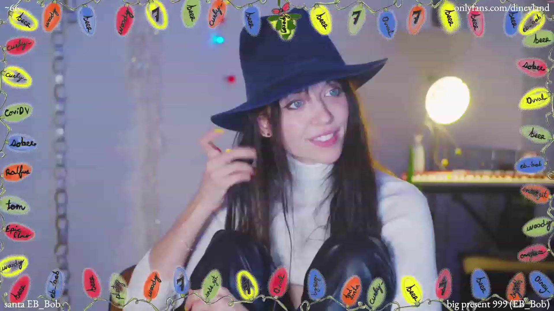 Gallery image thumbnail from diney_'s myfreecams stream on, 12/28/2022, 06:24 image 14 of 20