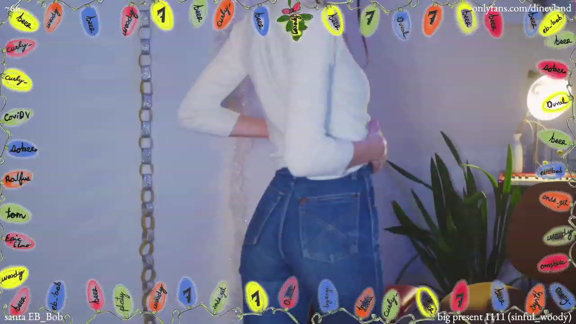 Gallery image thumbnail from diney_'s myfreecams stream on, 12/28/2022, 06:56 image 8 of 20