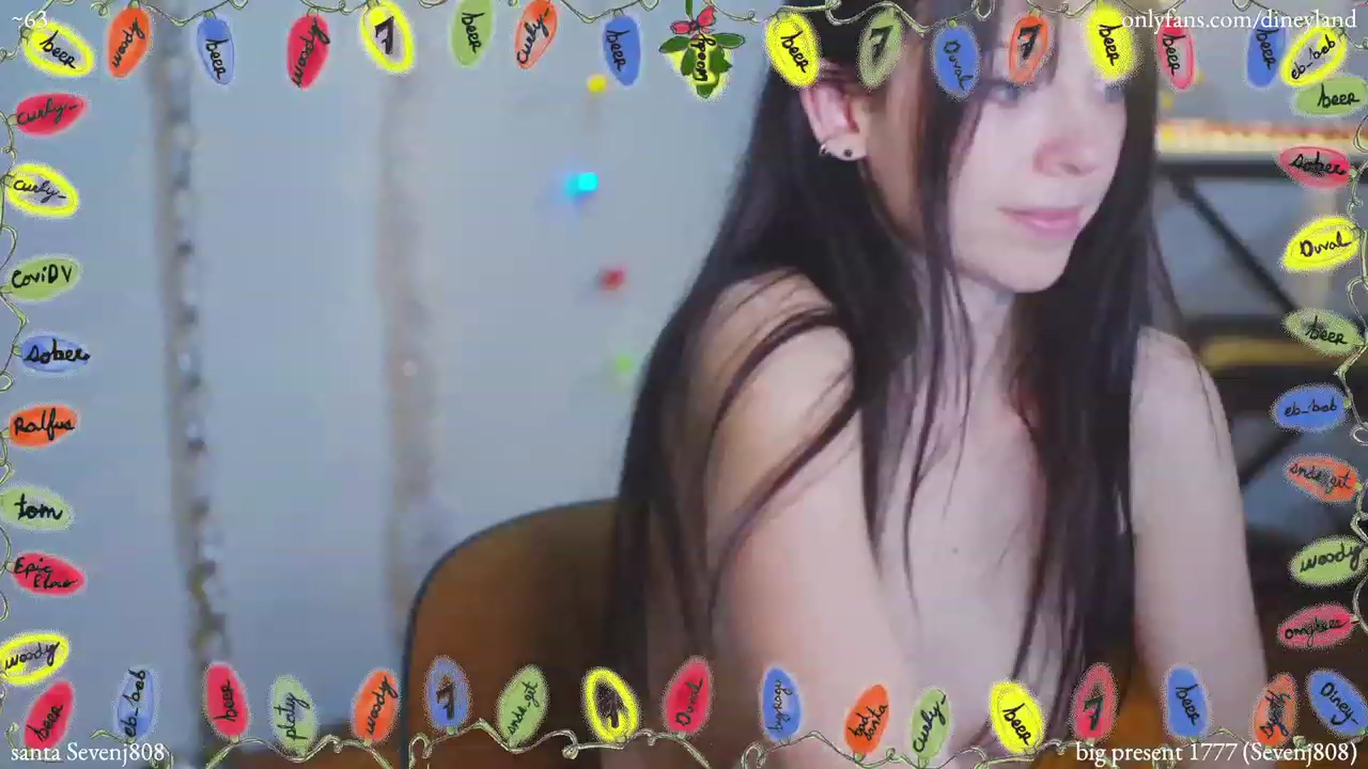 Gallery image thumbnail from diney_'s myfreecams stream on, 12/30/2022, 08:51 image 10 of 20