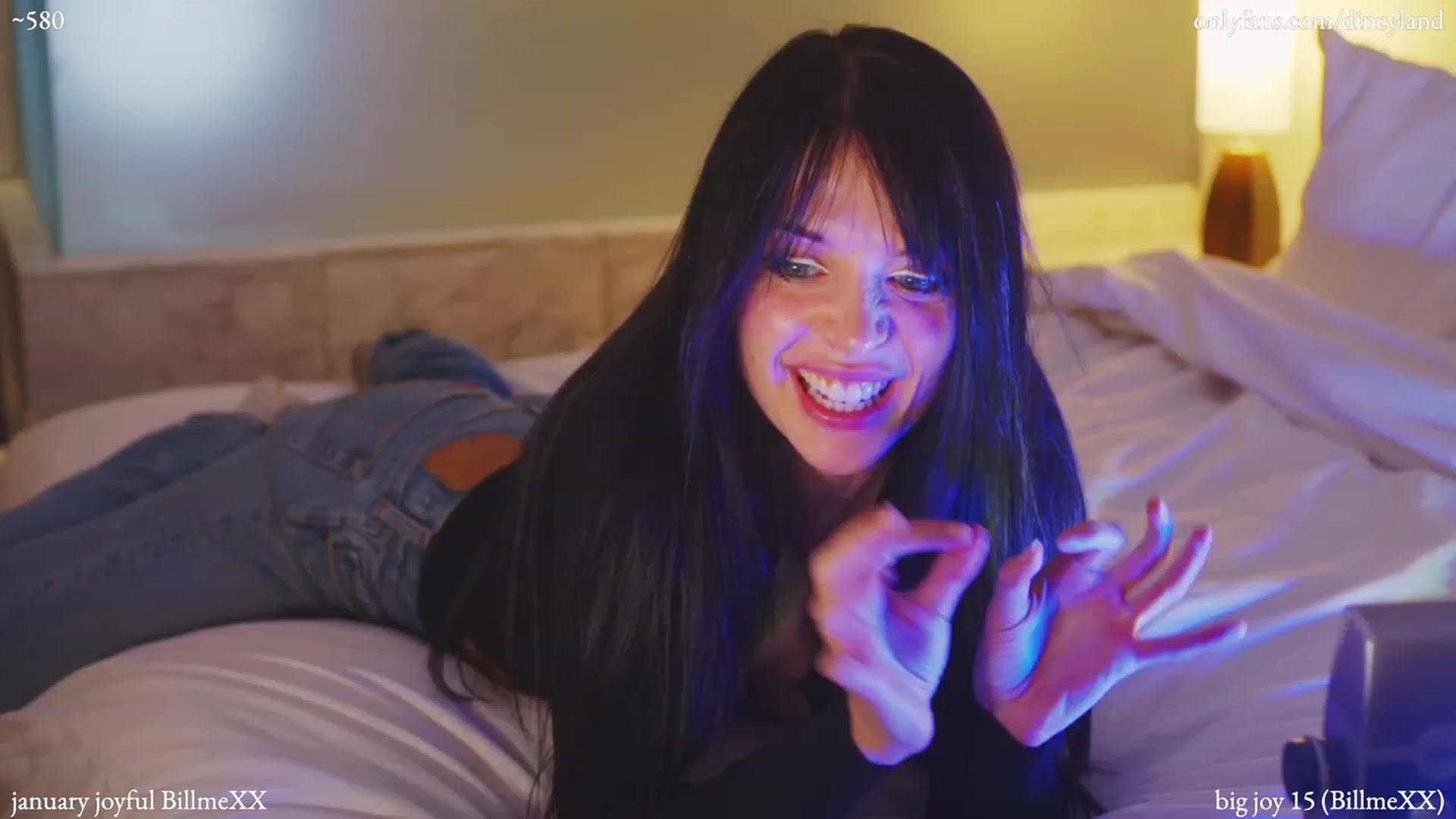 Gallery image thumbnail from diney_'s myfreecams stream on, 01/06/2023, 04:26 image 6 of 20